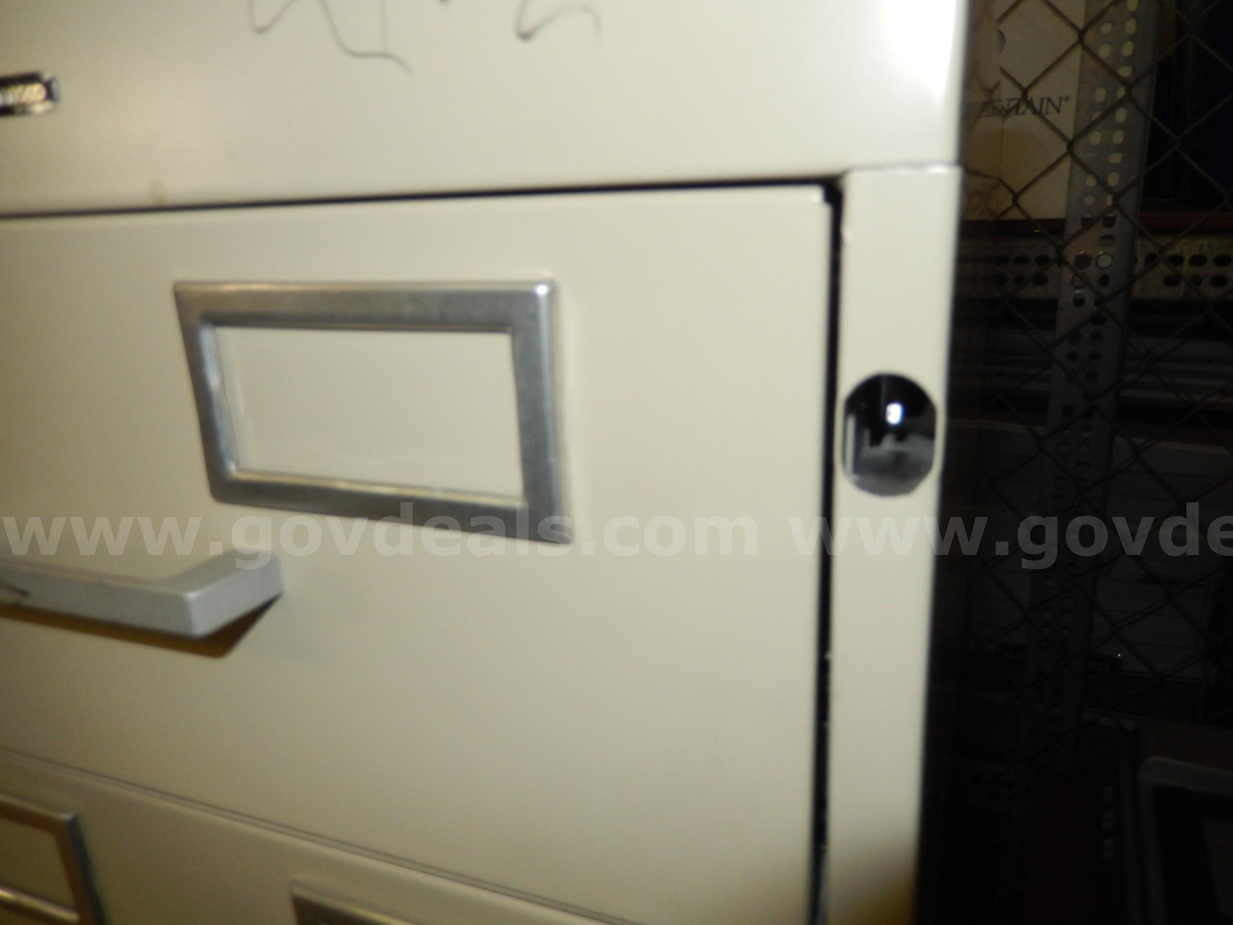USED (1) TENNSCO , 8-DRAWER, CD/DVD CABINET  52" H x 28" D x 15" W TENNSCO  Government Surplus Auction - Photo #5