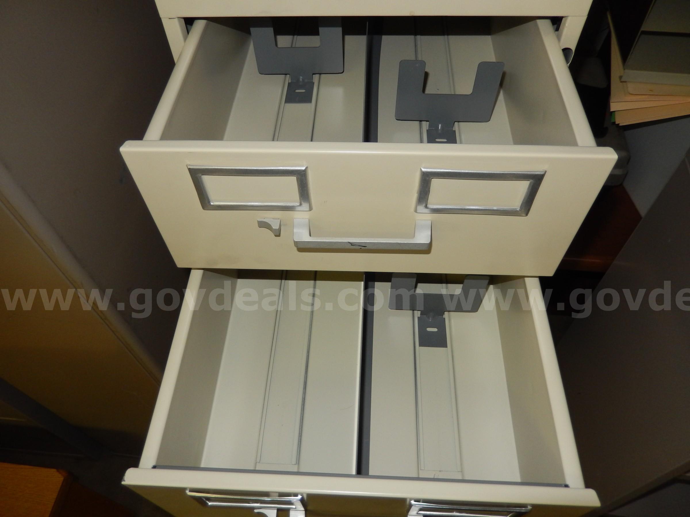 USED (1) TENNSCO , 8-DRAWER, CD/DVD CABINET  52" H x 28" D x 15" W TENNSCO  Government Surplus Auction - Photo #6