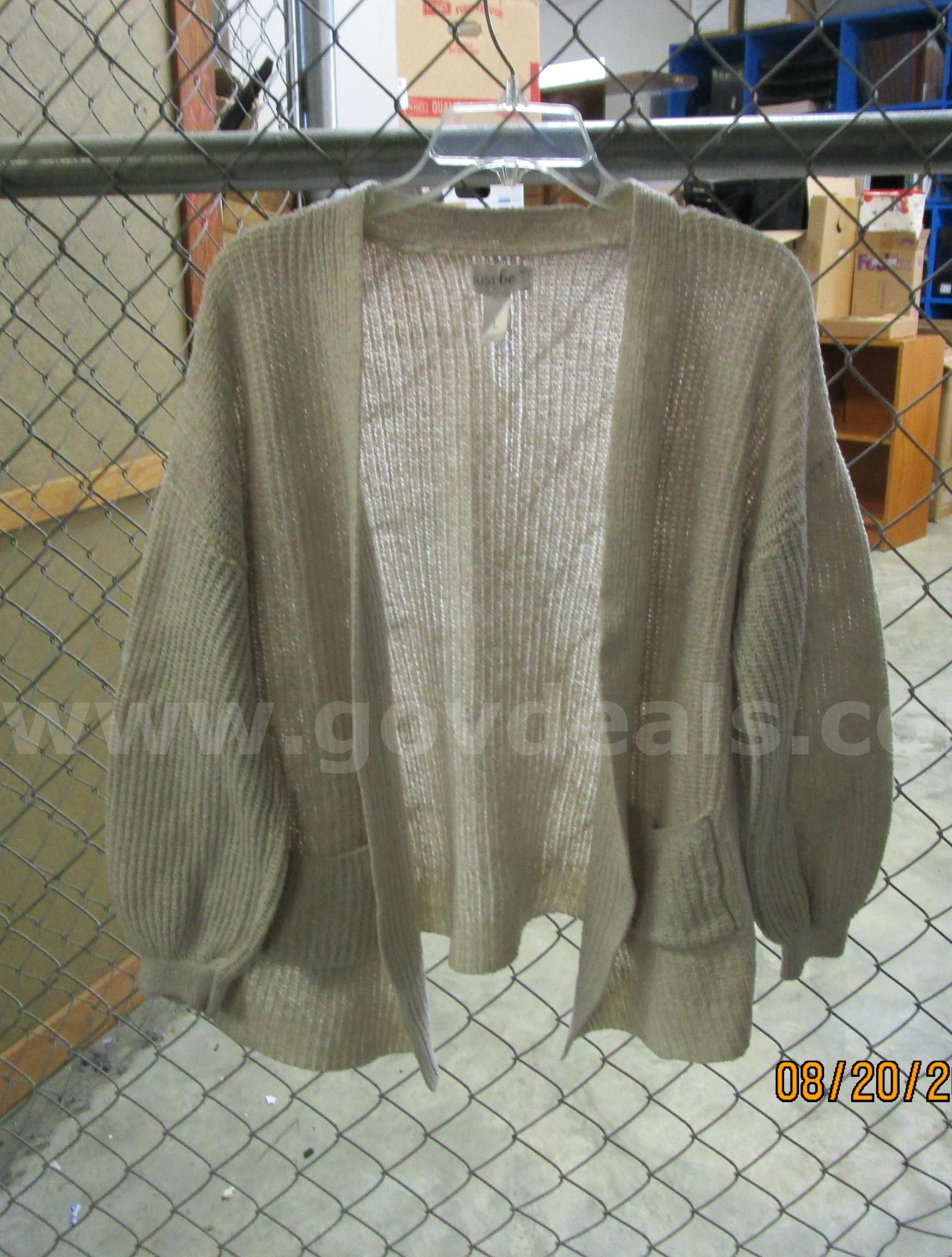 (11)USED/WASHED IN TIDE ADULT CLOTHING ITEMS VARIOUS SEE DESCRIPTION Government Surplus Auction - Photo #2
