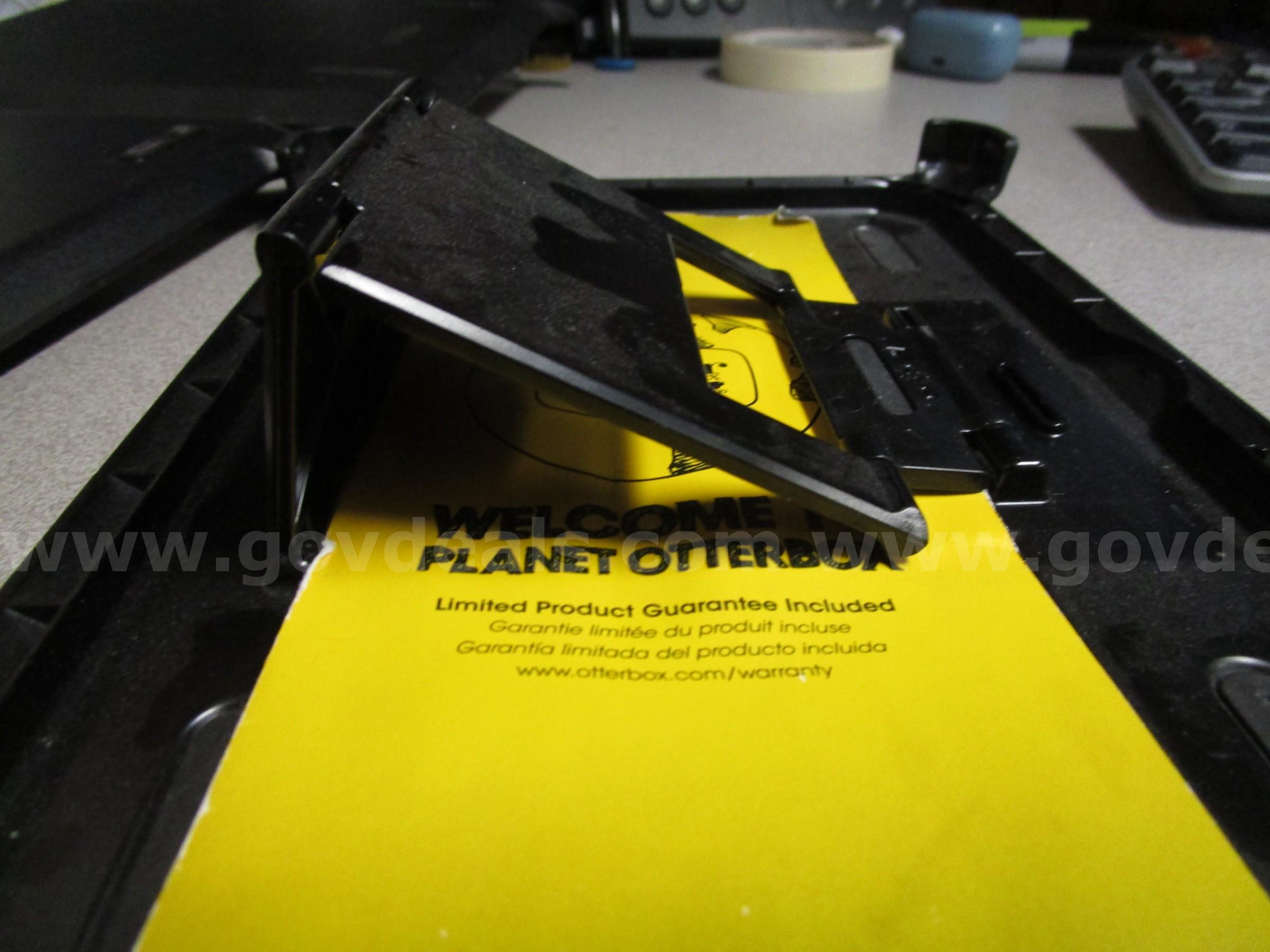 (4) USED OTTERBOX TABLET HOLDERS/STANDS OTTERBOX  Government Surplus Auction - Photo #6