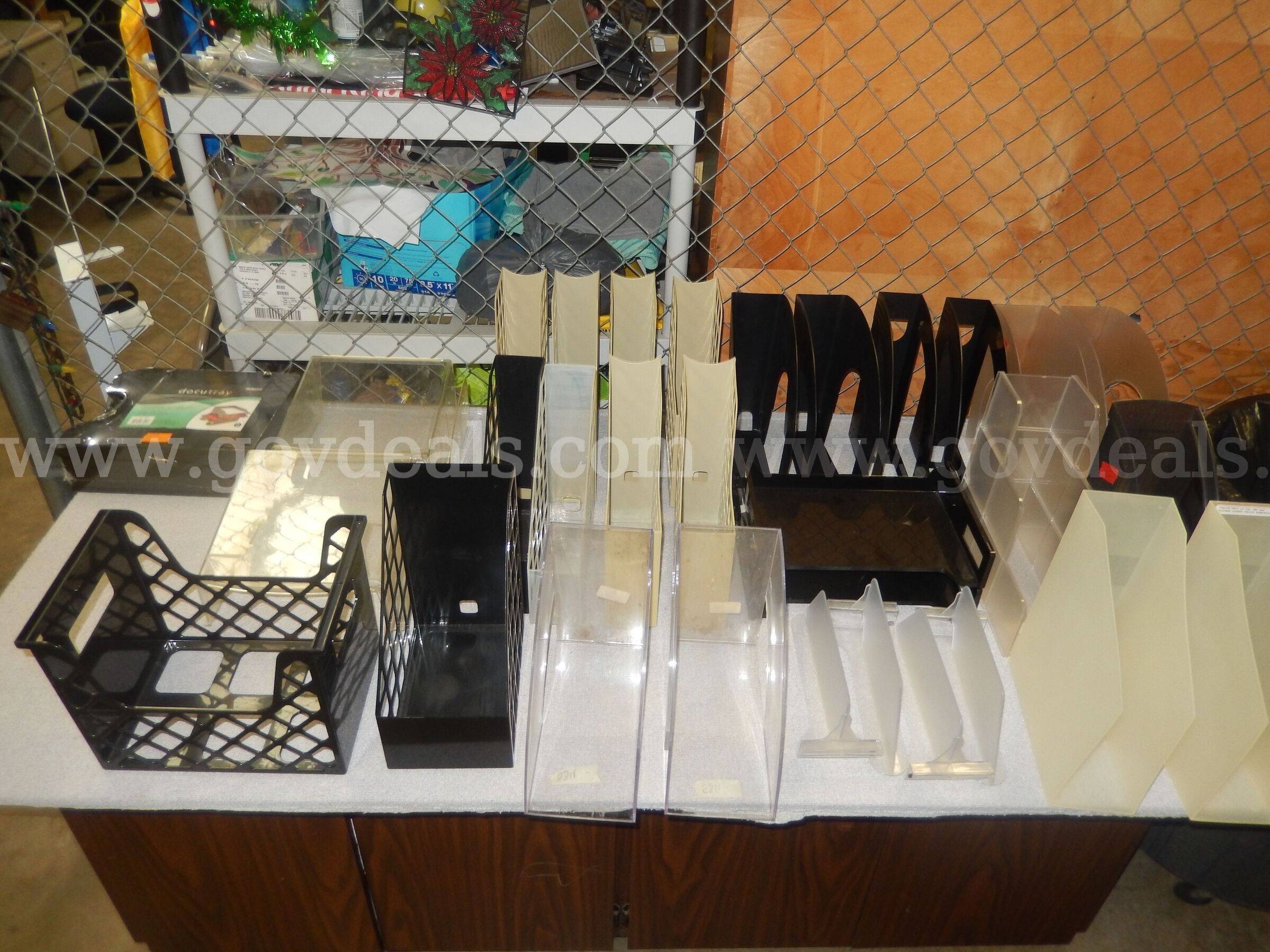 USED (30) ASSORTED OFFICE ITEMS LISTED BELOW