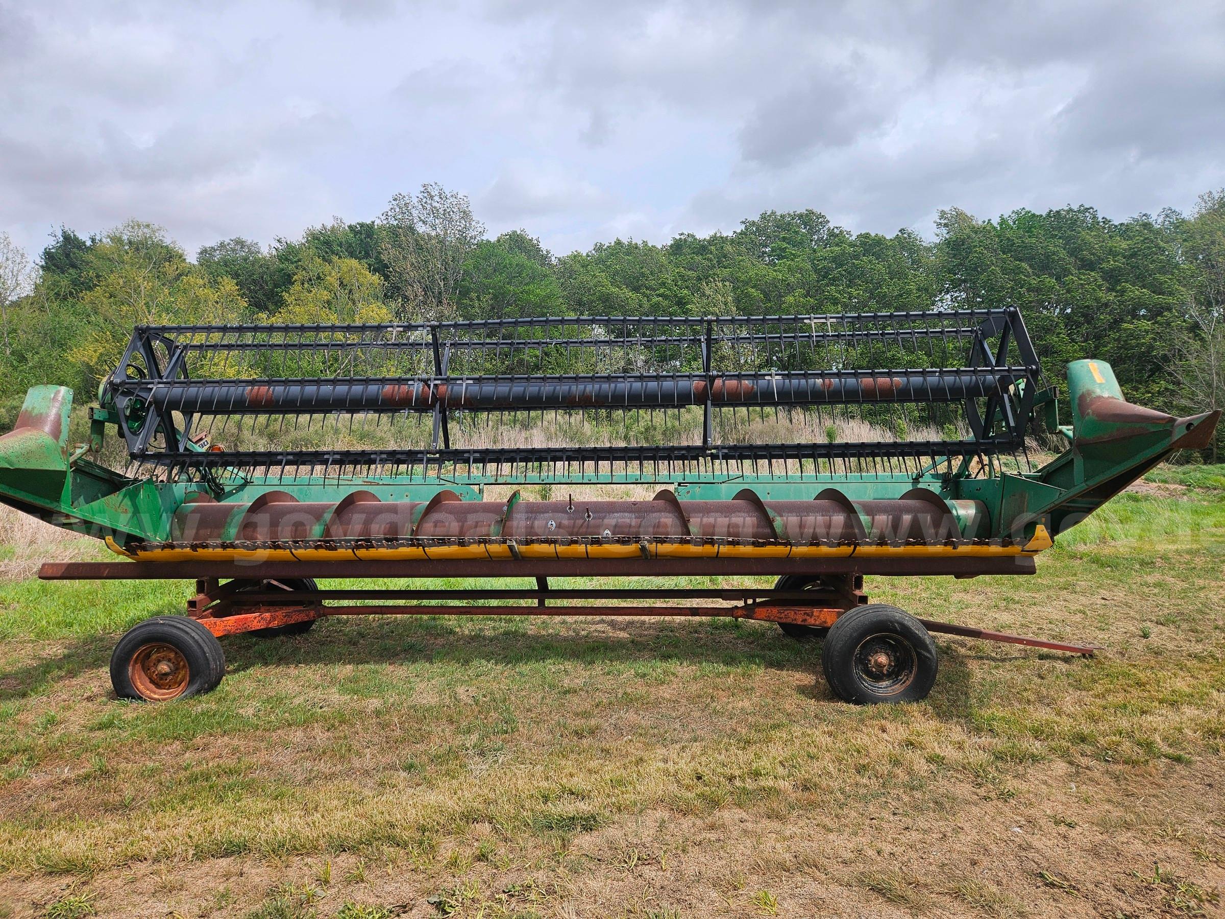 John Deere 922 Flex Header John Deere 922 Government Surplus Auction - Primary Photo