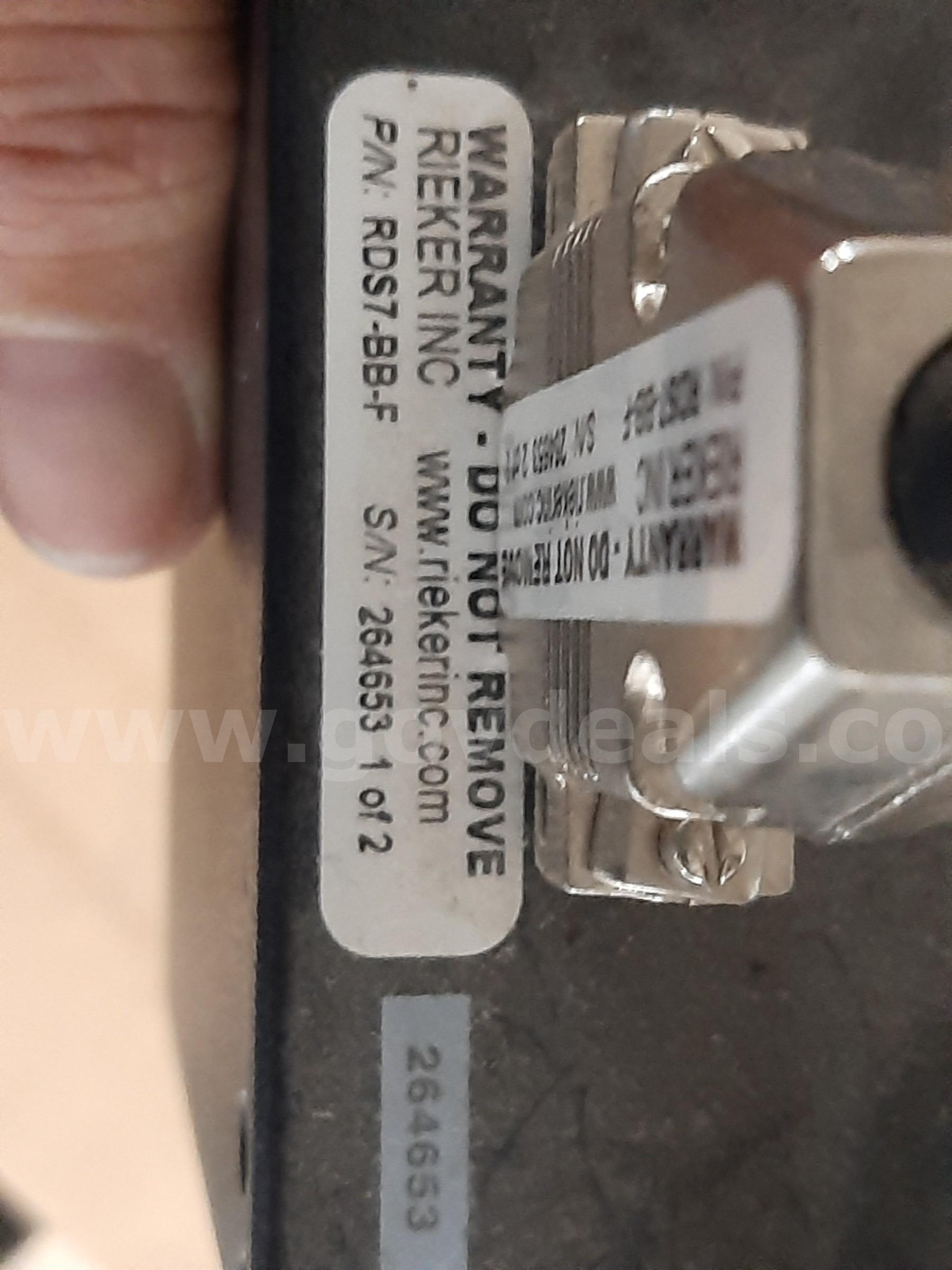 BOX OF INCLINOMETERS   Government Surplus Auction - Photo #3