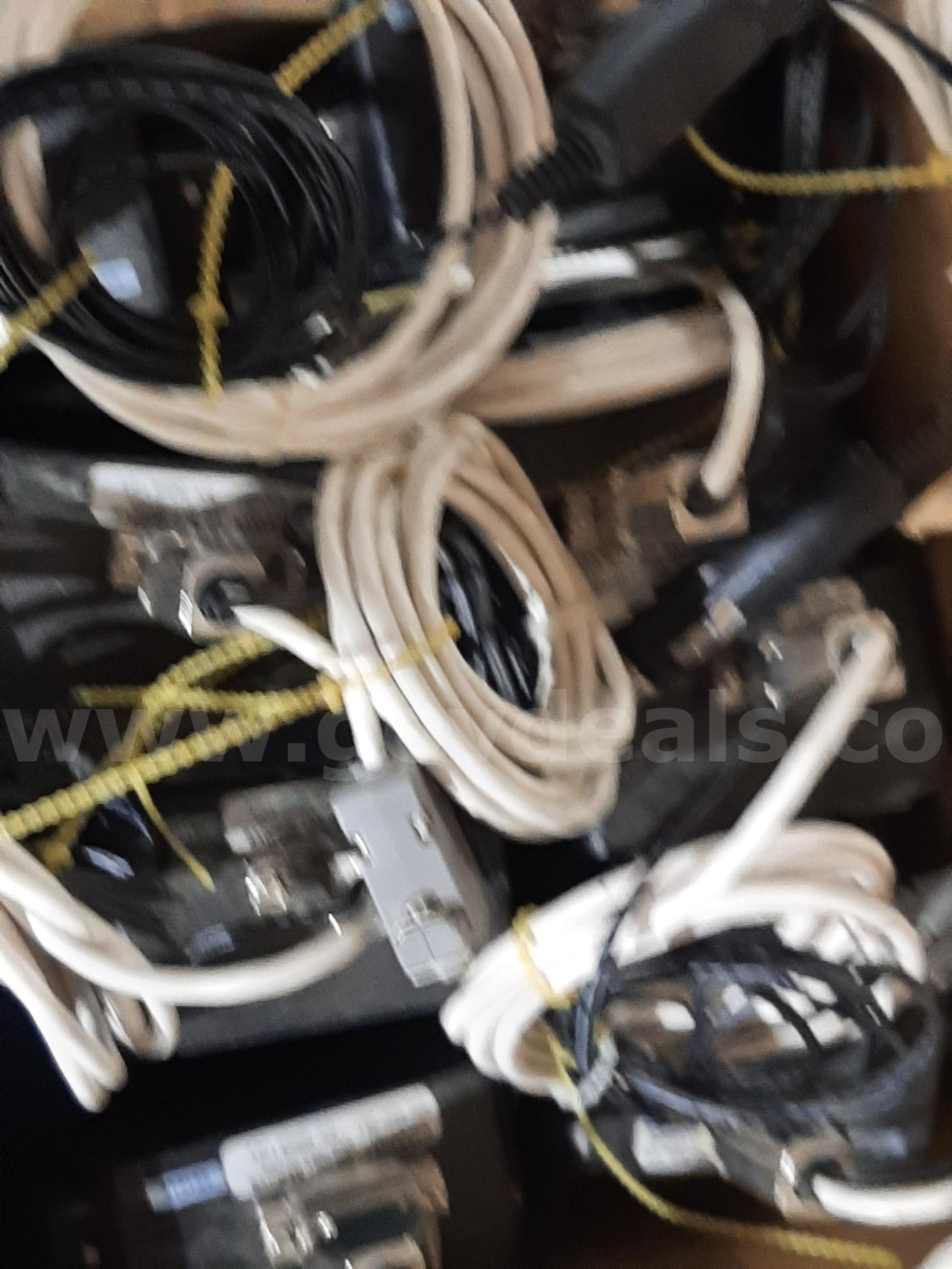 BOX OF INCLINOMETERS   Government Surplus Auction - Photo #4