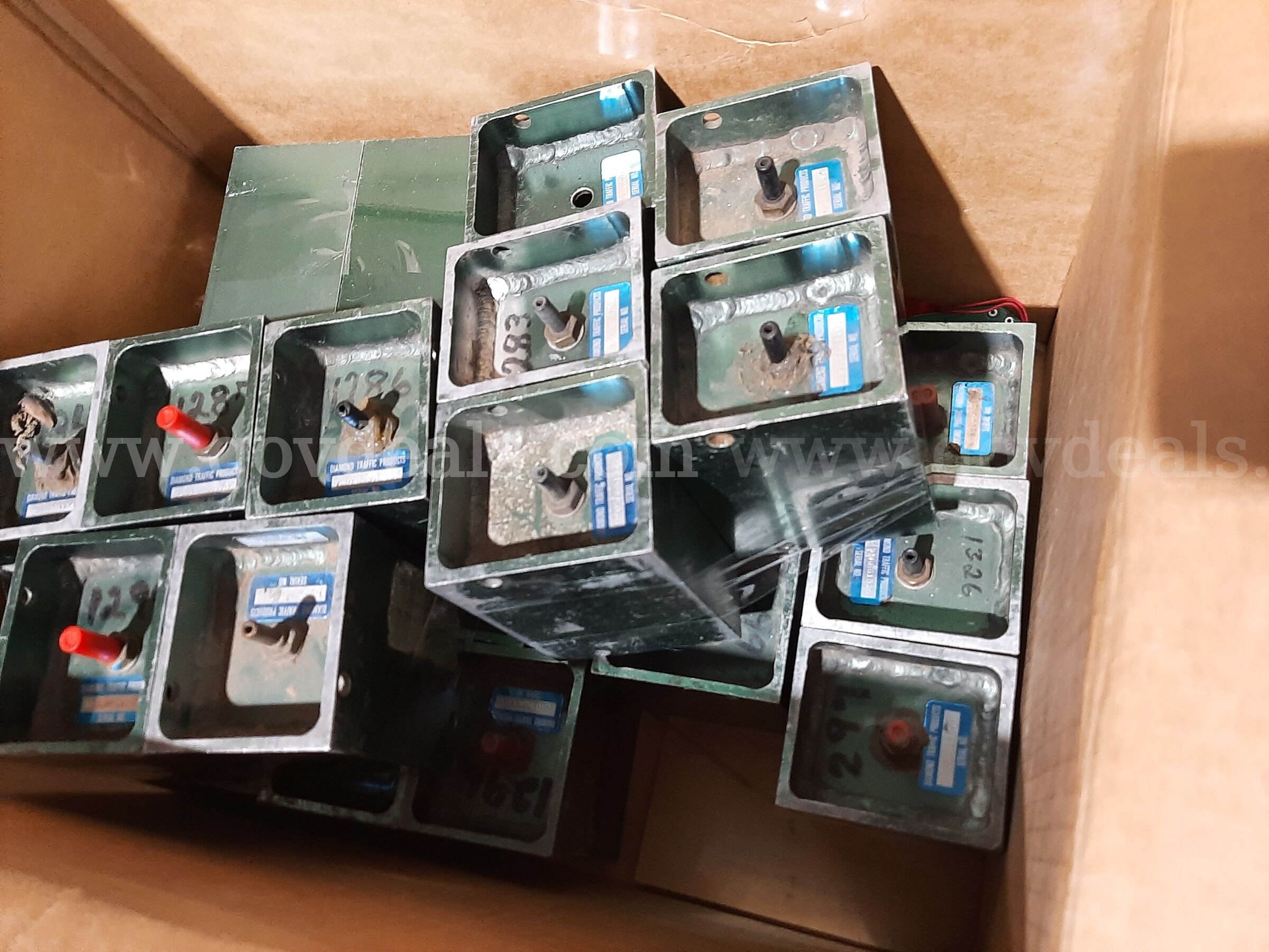 PALLET OF TRAFFIC COUNTERS AND CONTROL BOARDS   Government Surplus Auction - Photo #2