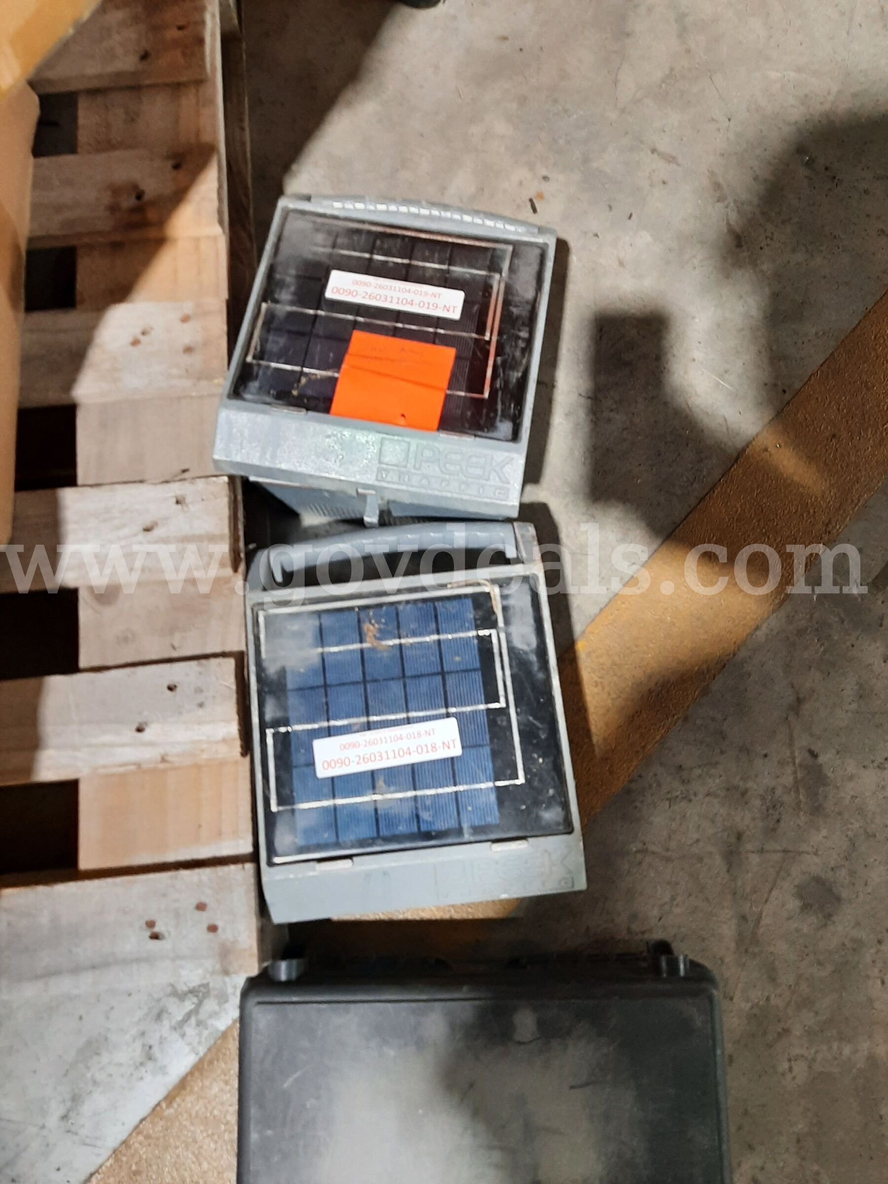PALLET OF TRAFFIC COUNTERS AND CONTROL BOARDS   Government Surplus Auction - Photo #5