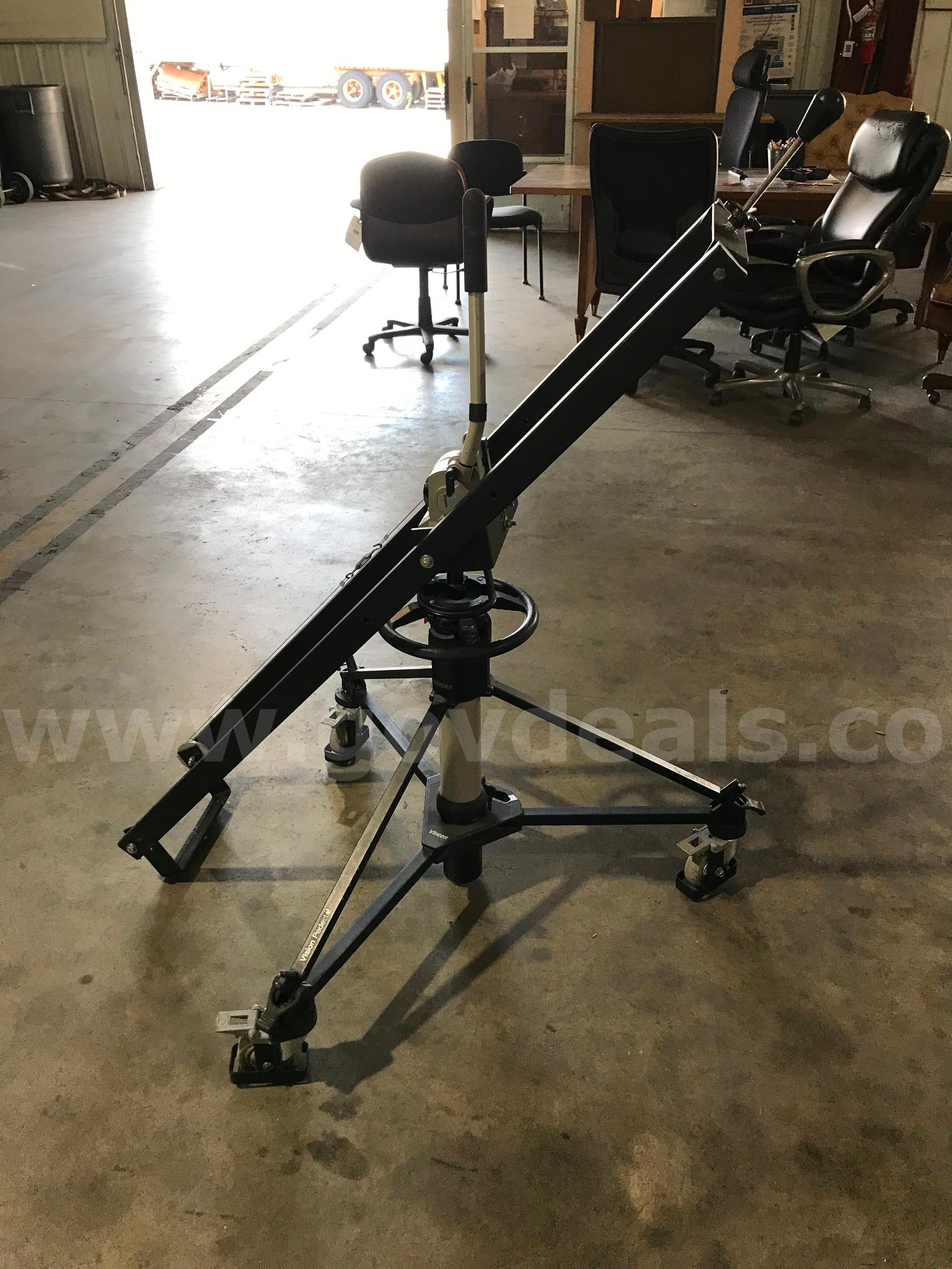 VISION PEDESTAL.   Government Surplus Auction - Photo #4