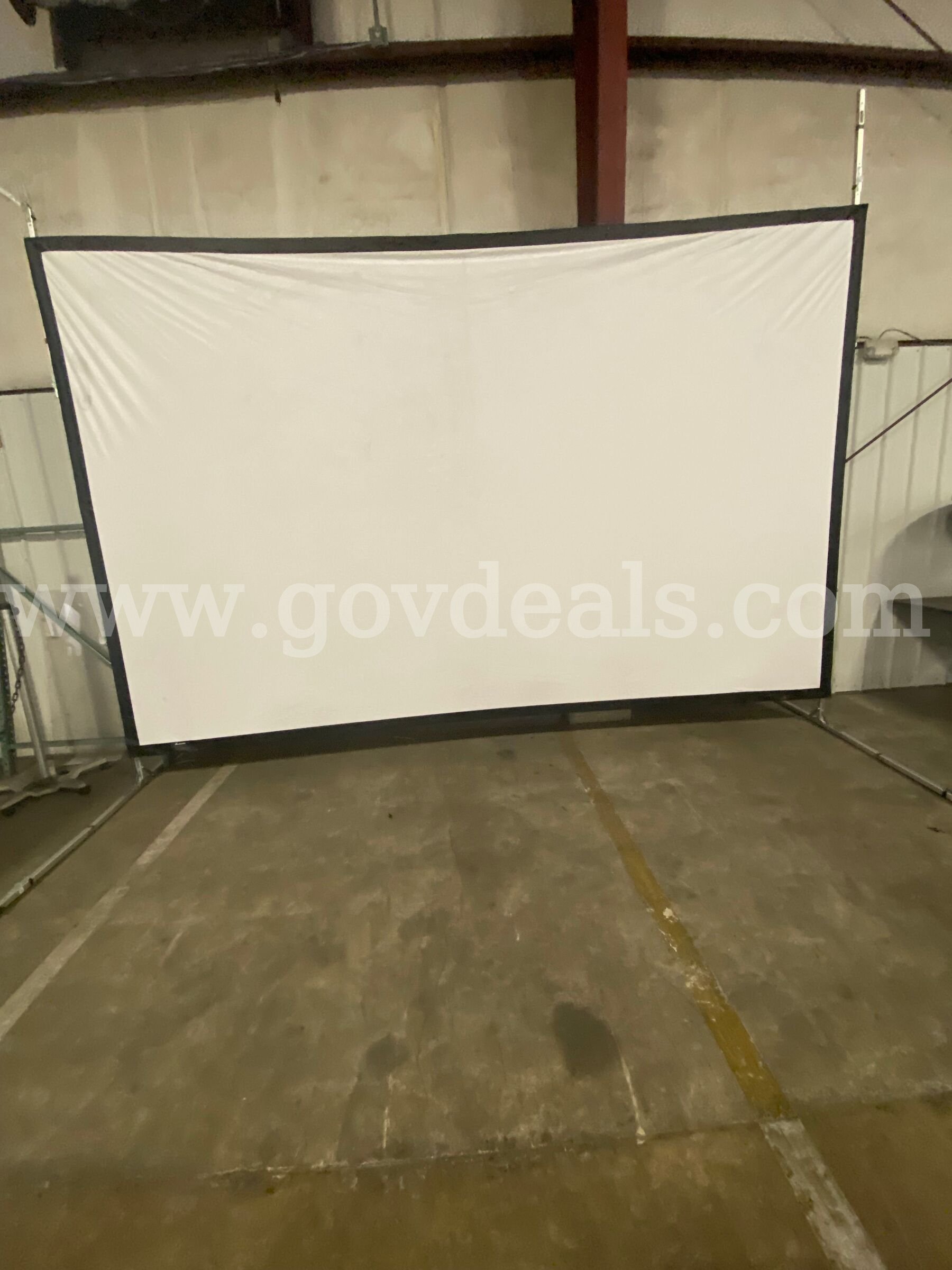 1 DRAPER SCREEN