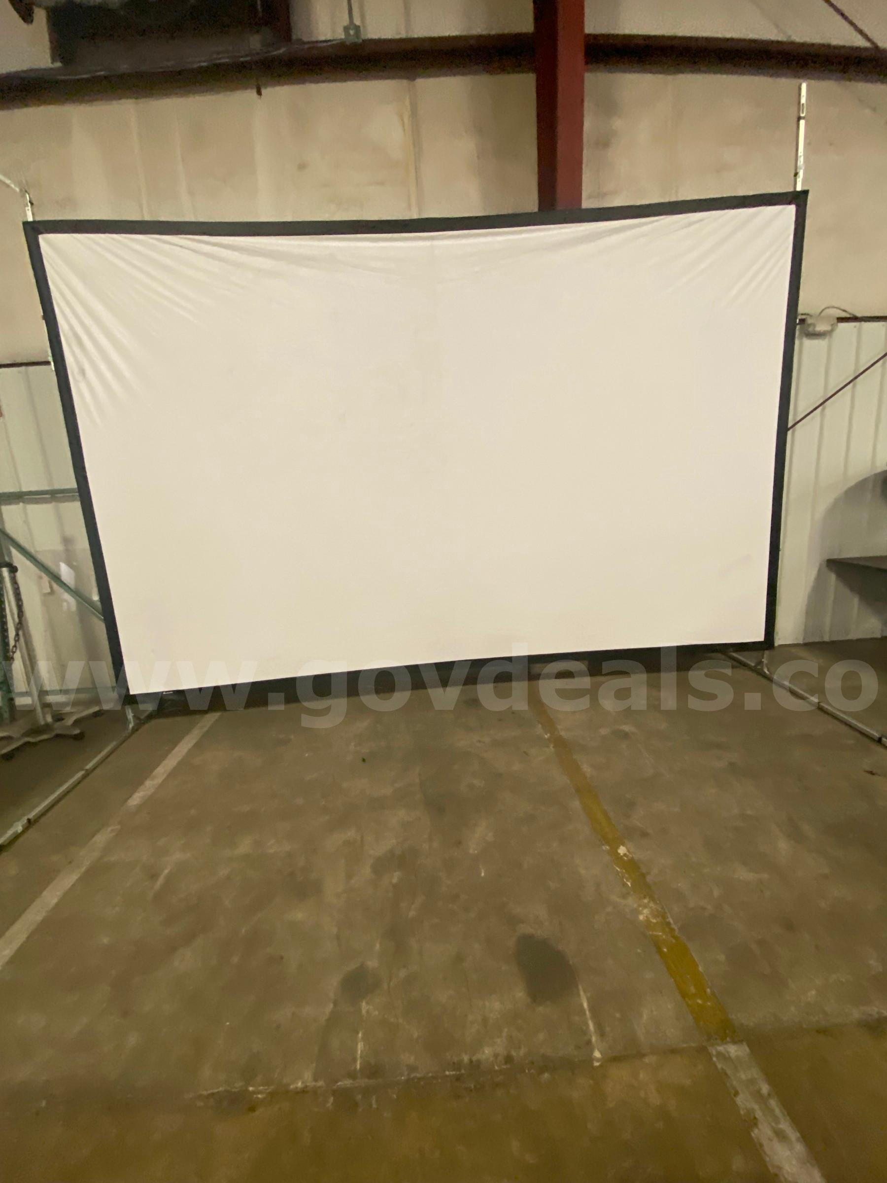 1 DRAPER SCREEN  DRAPER Government Surplus Auction - Primary Photo