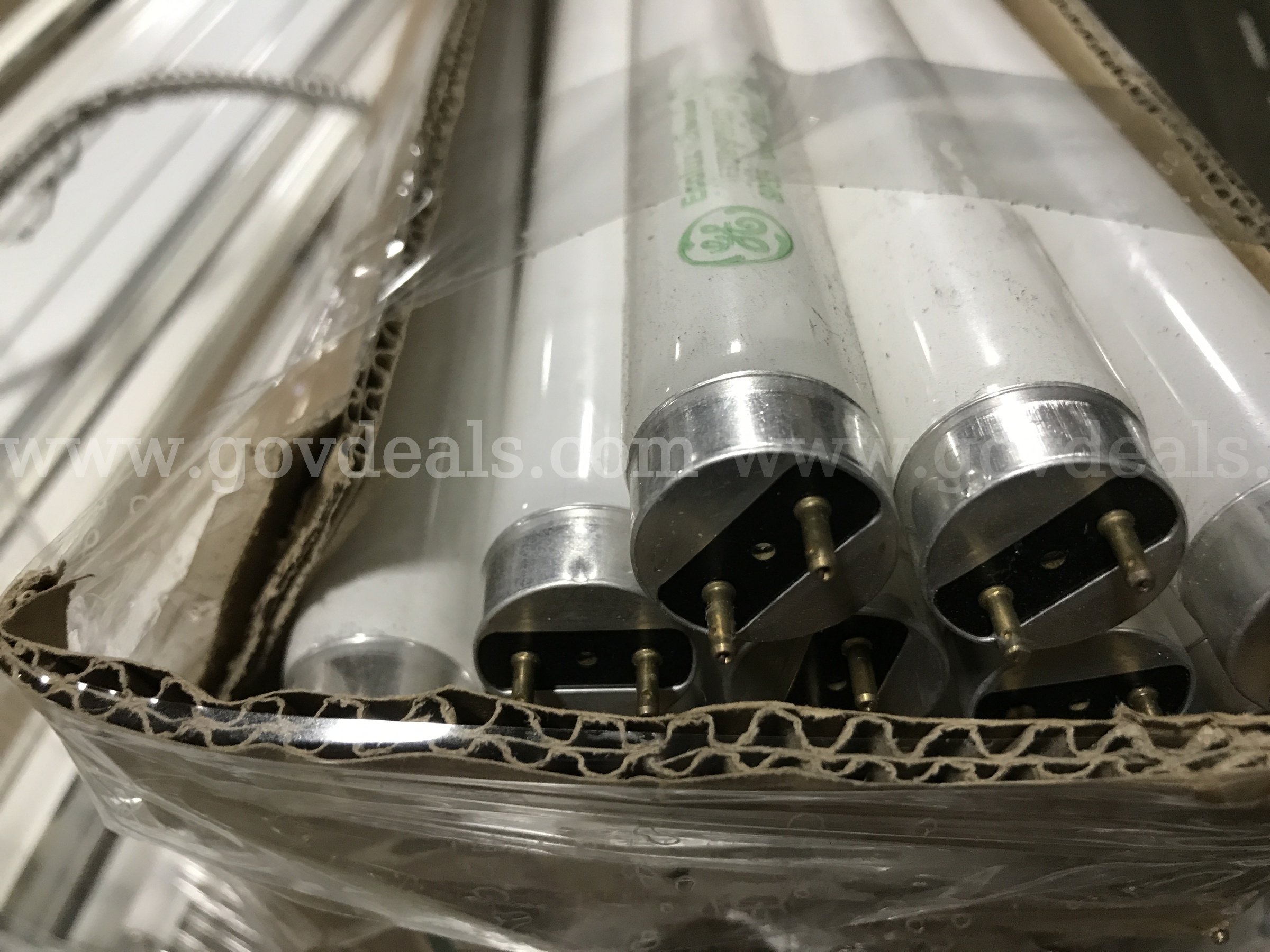 PALLET OF LIGHTING FIXTURES.   Government Surplus Auction - Photo #6
