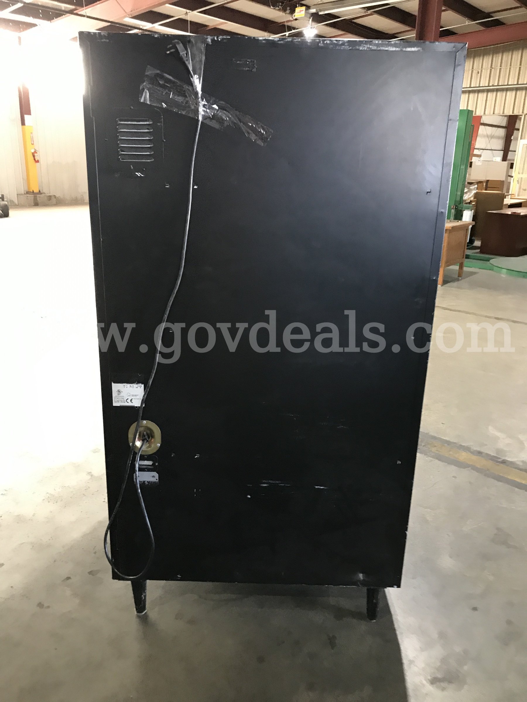 API VENDING MACHINE.   Government Surplus Auction - Photo #4
