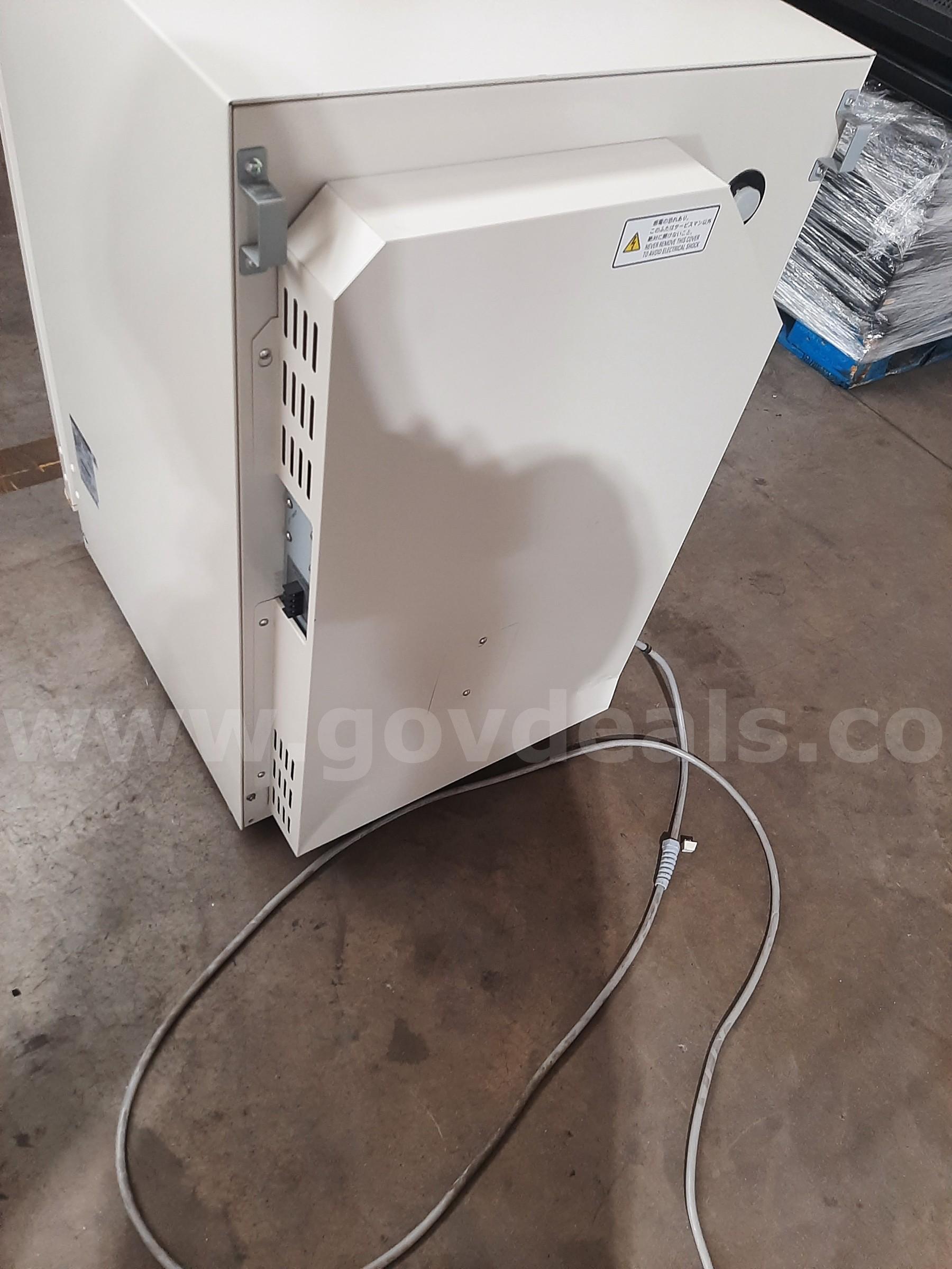 SANYO INCUBATOR NUAIRE  Government Surplus Auction - Photo #6