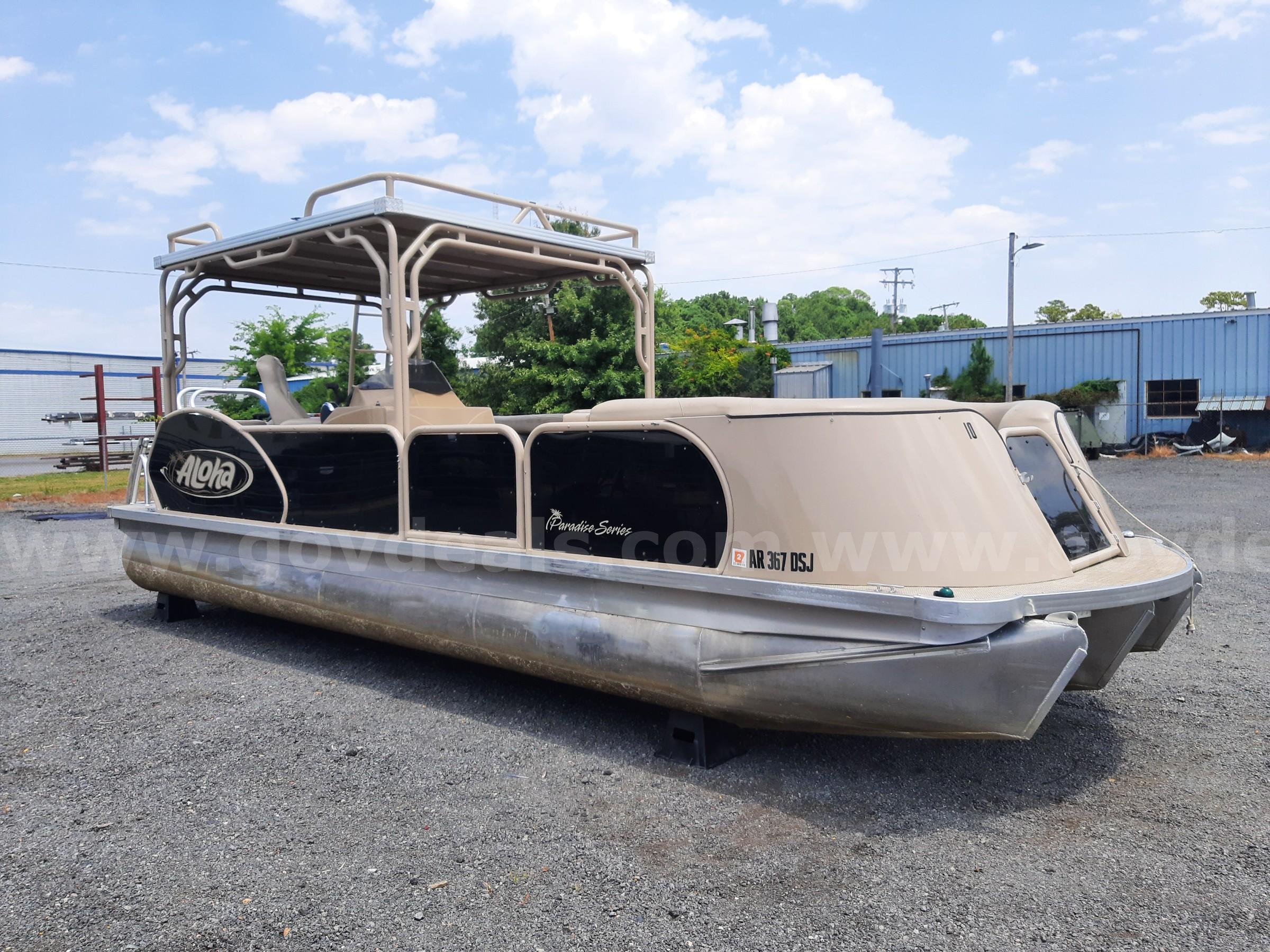 ALOHA PARADISE SERIES TRITOON ALOHA PONTOONS PS260SDTT Government Surplus Auction - Primary Photo