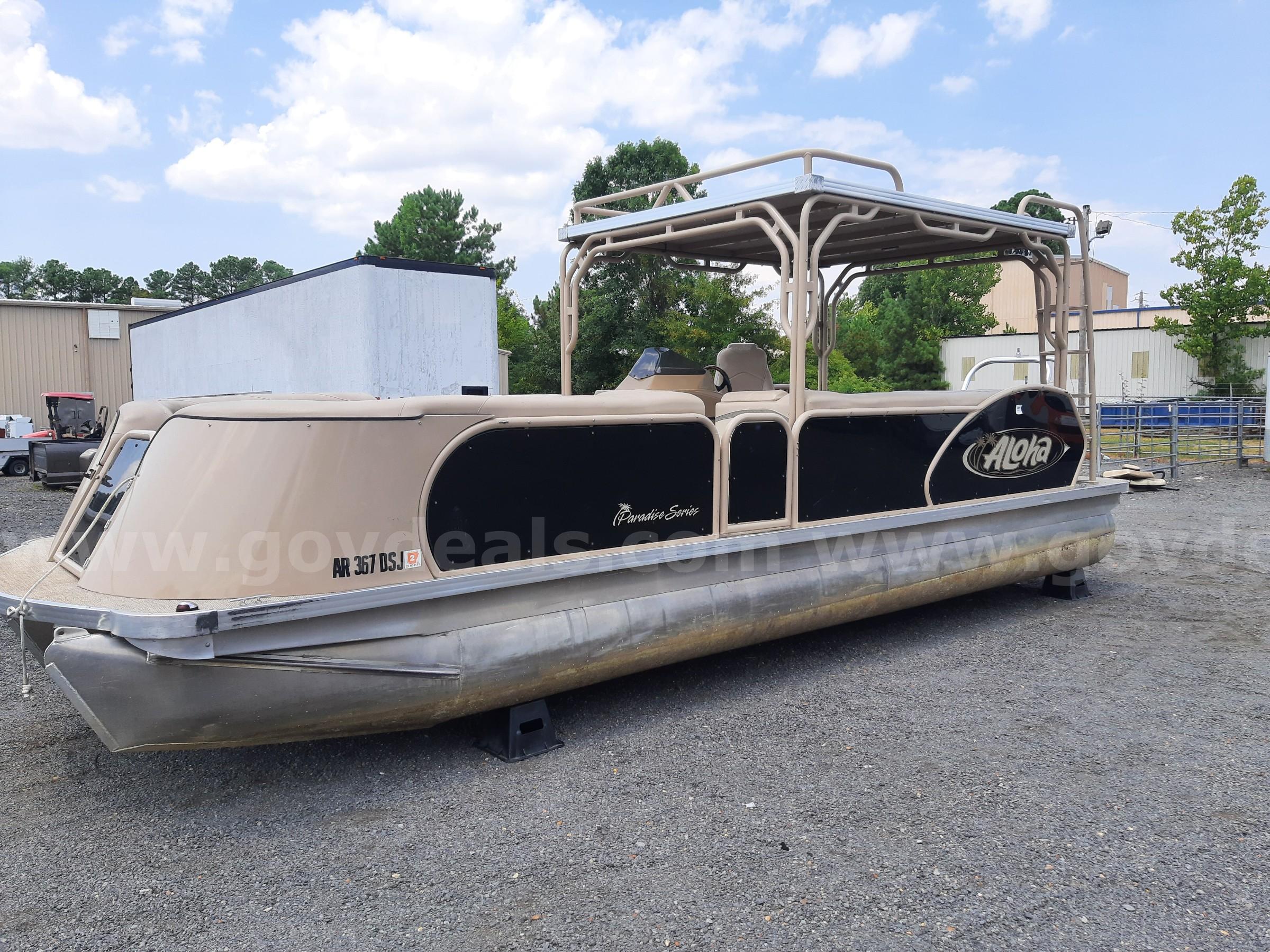 ALOHA PARADISE SERIES TRITOON ALOHA PONTOONS PS260SDTT Government Surplus Auction - Photo #3