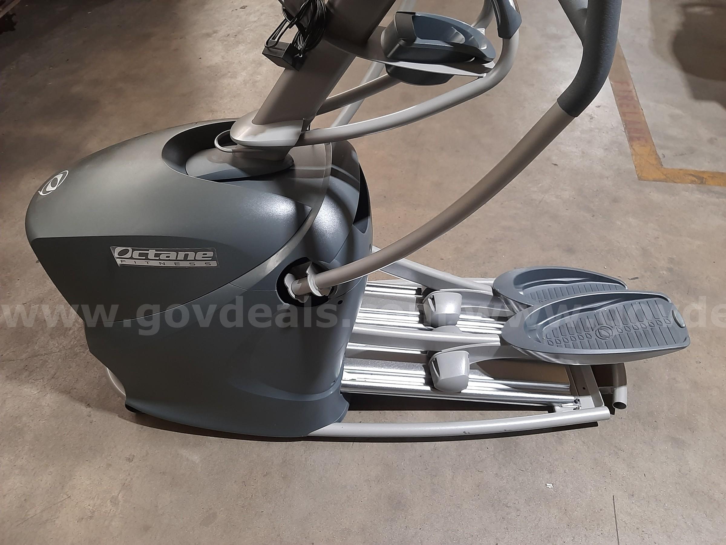 STANDING ELLIPTICAL OCTANE FITNESS  Government Surplus Auction - Photo #2