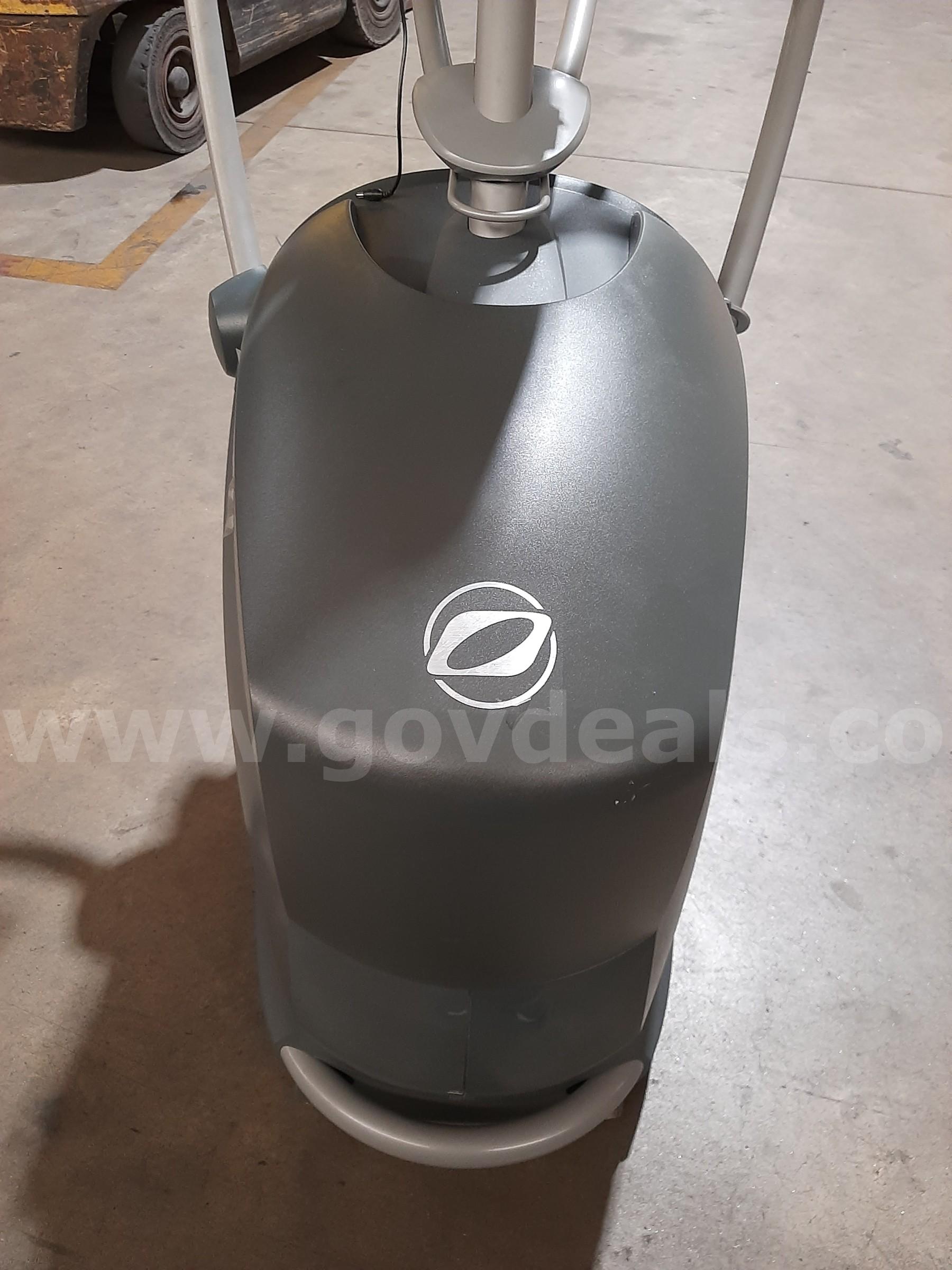 STANDING ELLIPTICAL OCTANE FITNESS  Government Surplus Auction - Photo #5