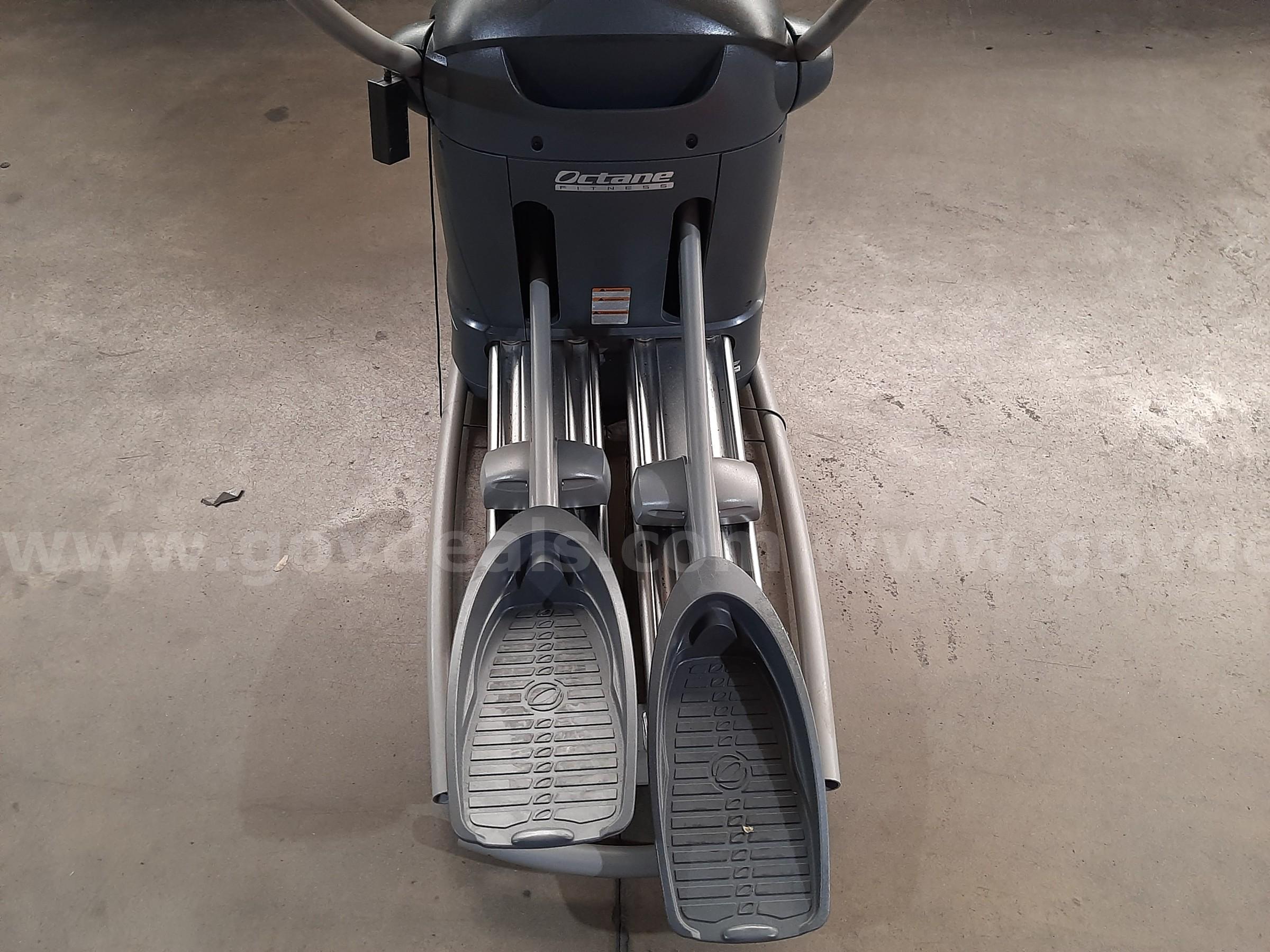 STANDING ELLIPTICAL OCTANE FITNESS  Government Surplus Auction - Photo #4