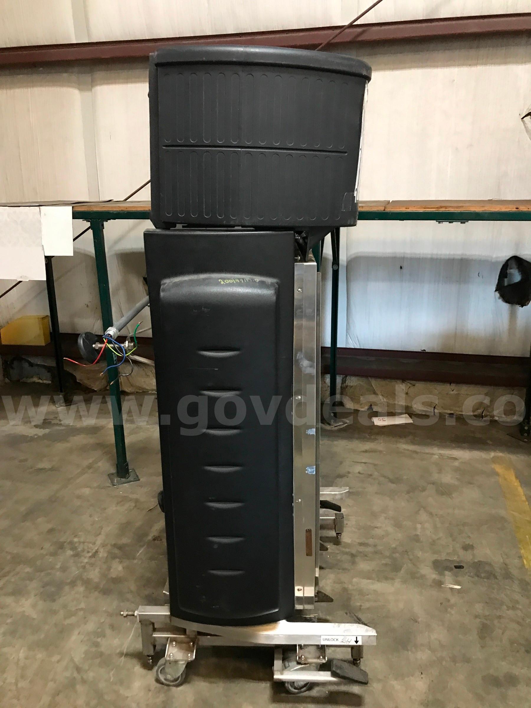 CR III DOCKINGSTATION AND CONVECT-RITE III CART. MEAL DELIVERY SYSTEM.   Government Surplus Auction - Photo #3