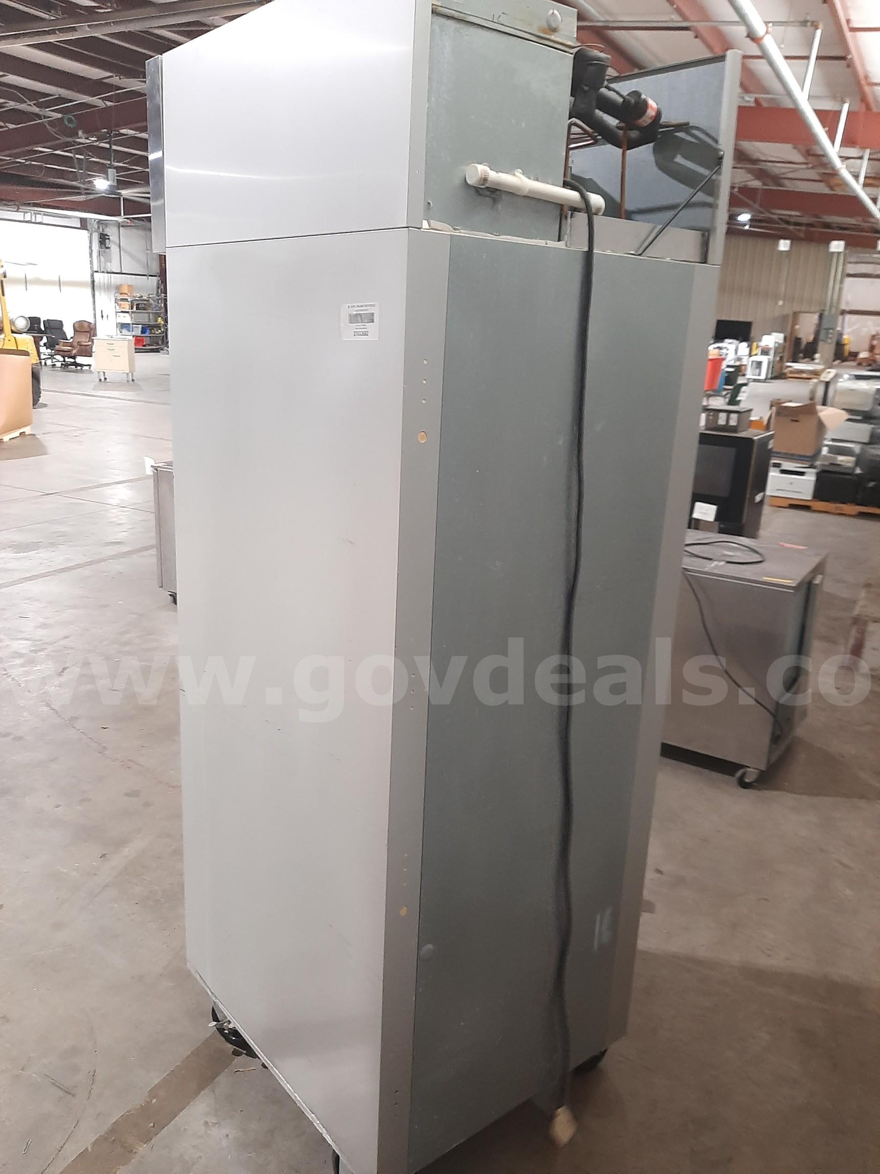 MCCALL COMMERCIAL FREEZER MCCALL 4-4020F01C Government Surplus Auction - Photo #4