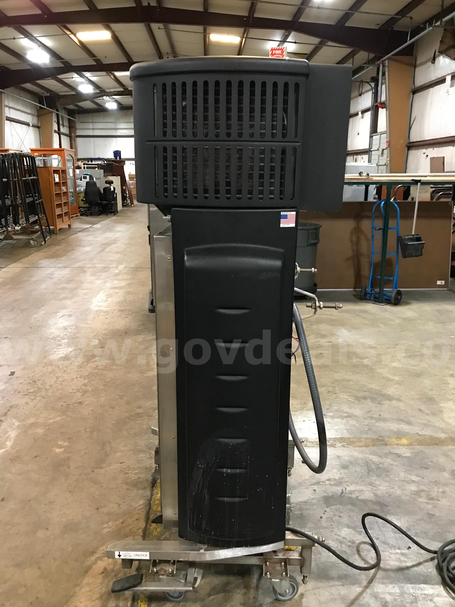 CR III DOCKINGSTATION AND CONVECT-RITE III CART. MEAL DELIVERY SYSTEM.   Government Surplus Auction - Photo #4