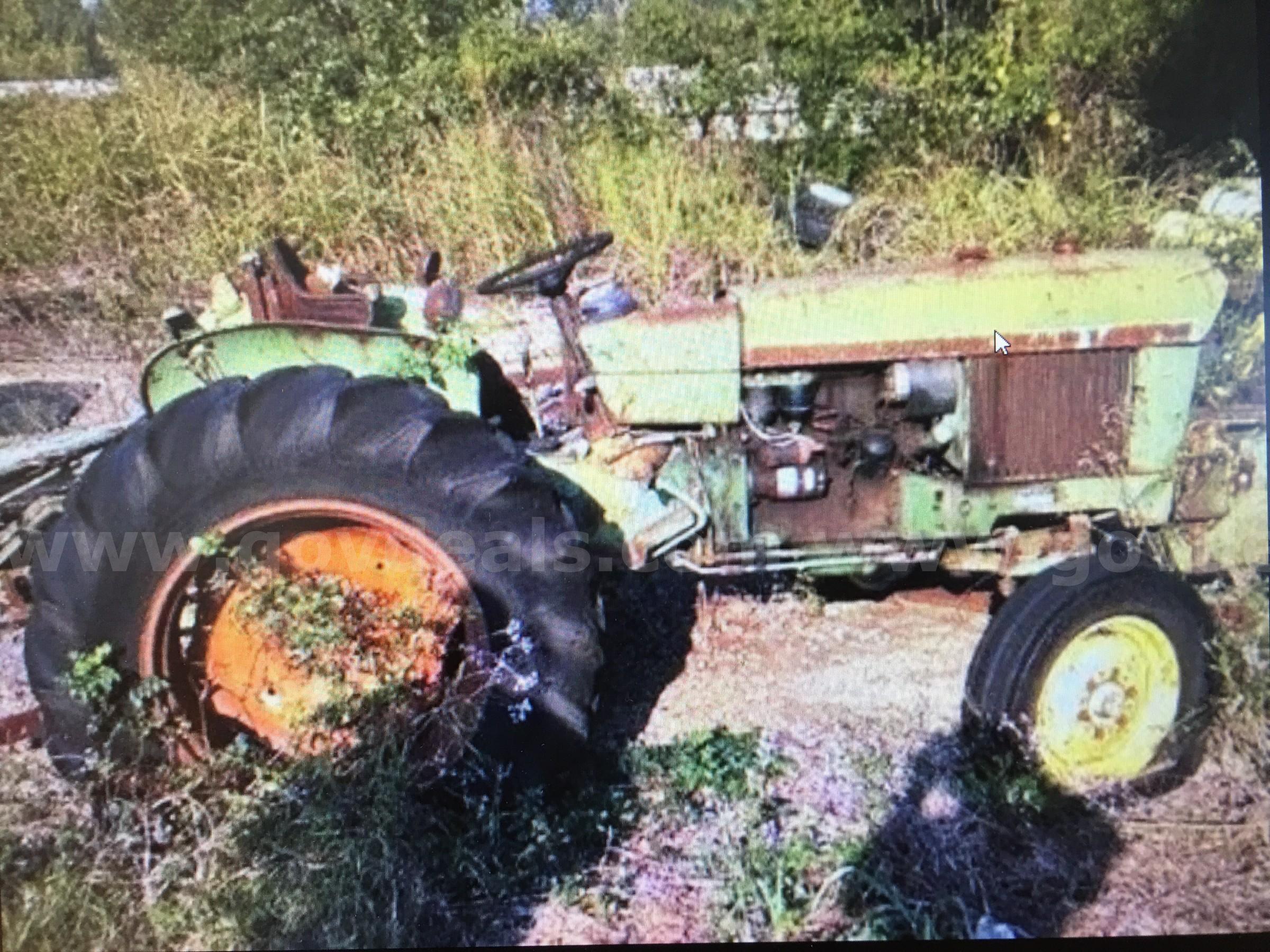 GREEN JOHN DEERE TRACTOR JOHN DEERE  Government Surplus Auction - Primary Photo