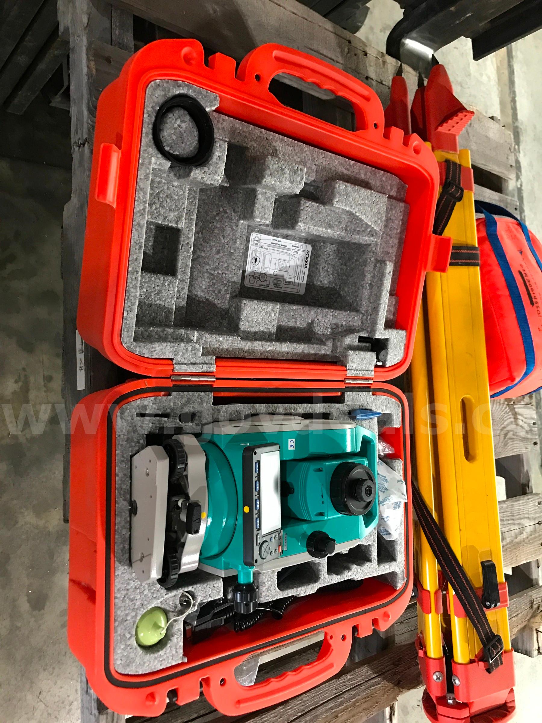 STATION SET 610 SURVEYING EQUIPMENT WITH GPS CAPABILITY ON ONE PALLET.  610 Government Surplus Auction - Photo #6