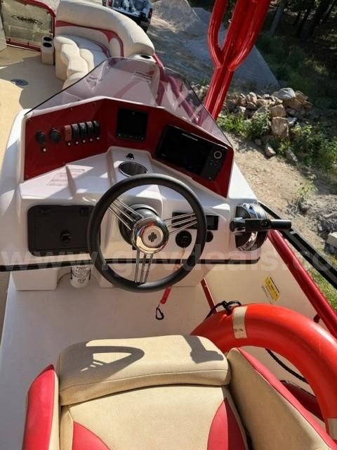 ALOHA 26FT.PONTOON BOAT (W/UPPER DECK)