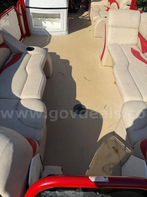 ALOHA 26FT.PONTOON BOAT (W/UPPER DECK)   Government Surplus Auction - Photo #4