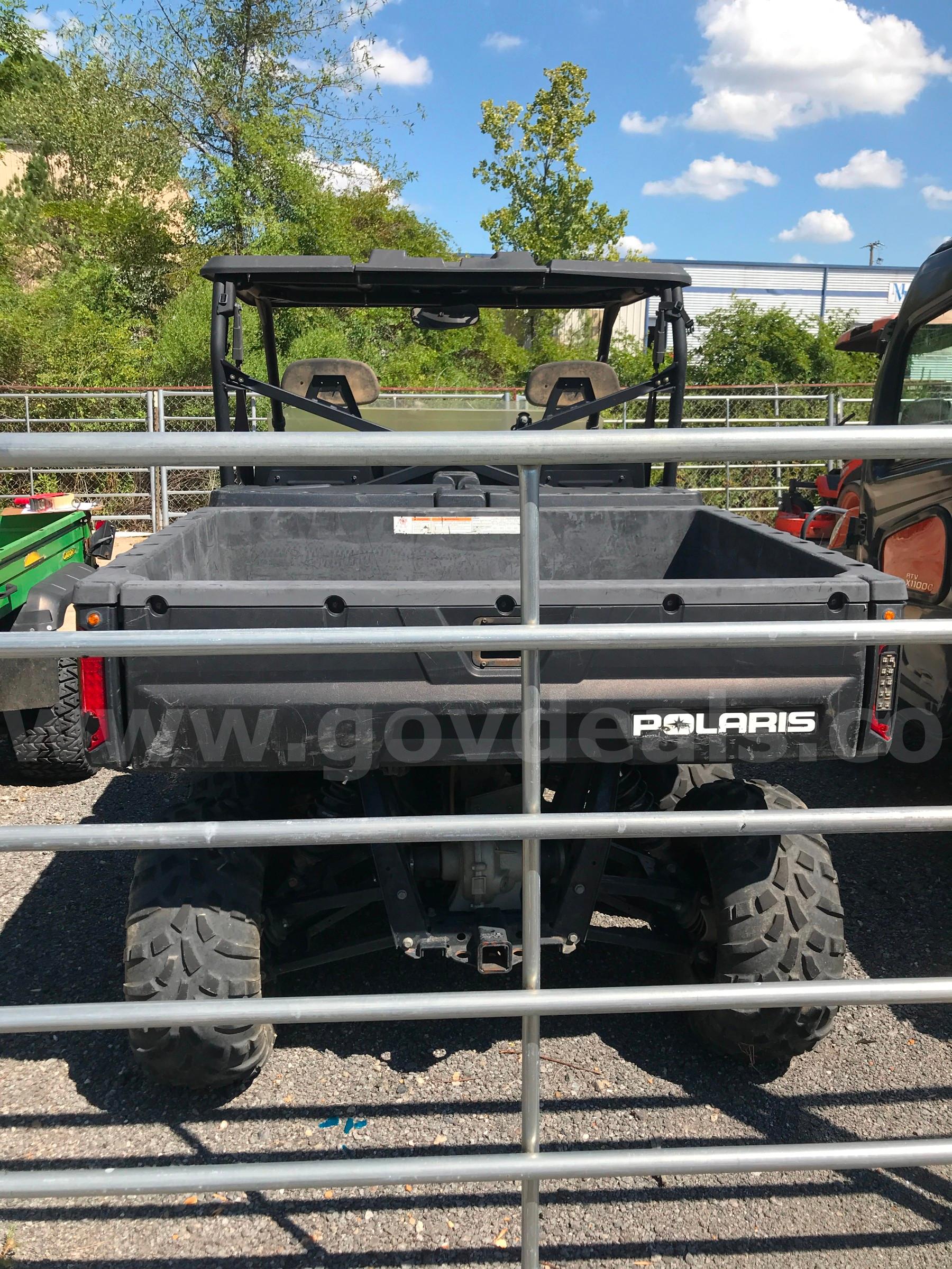 POLARIS RA800 6X6 WITH STEEL TOP AND WINCH. POLARIS RA800 Government Surplus Auction - Photo #4