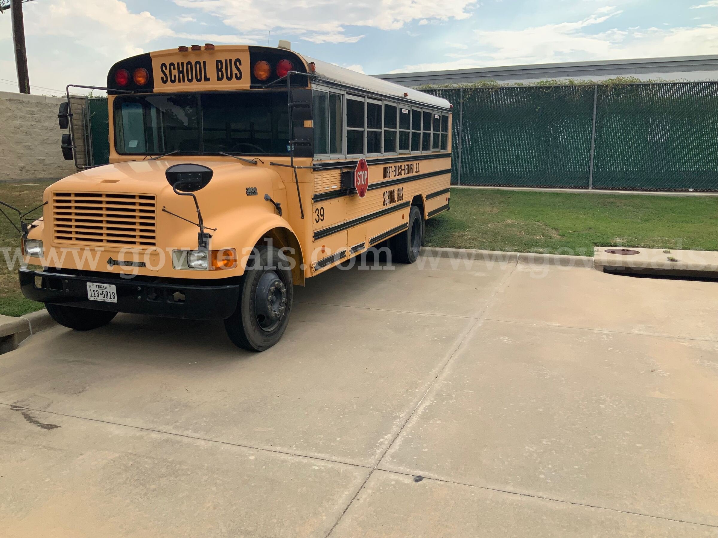 1995 International 3800 International 3800 Government Surplus Auction - Photo #3