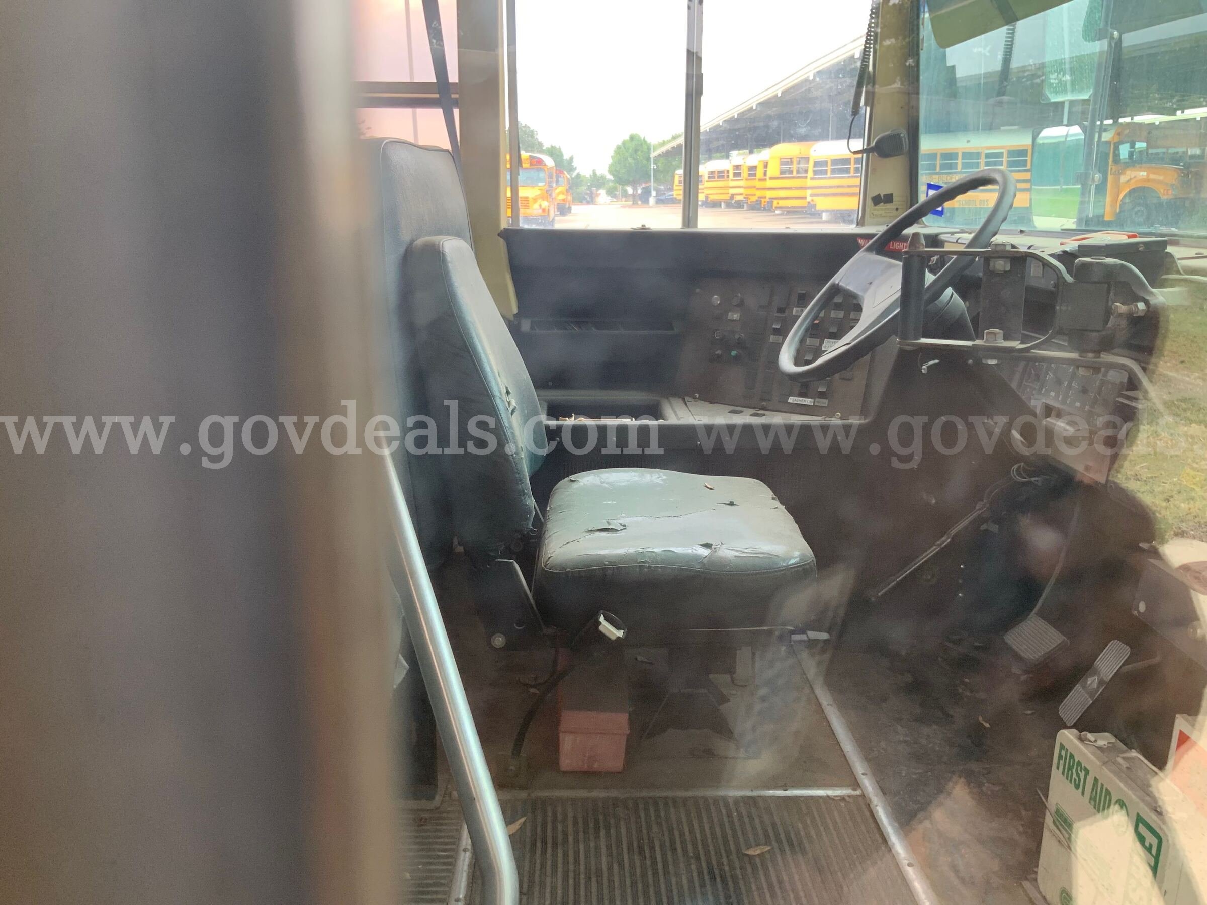 1995 International 3800 International 3800 Government Surplus Auction - Photo #6