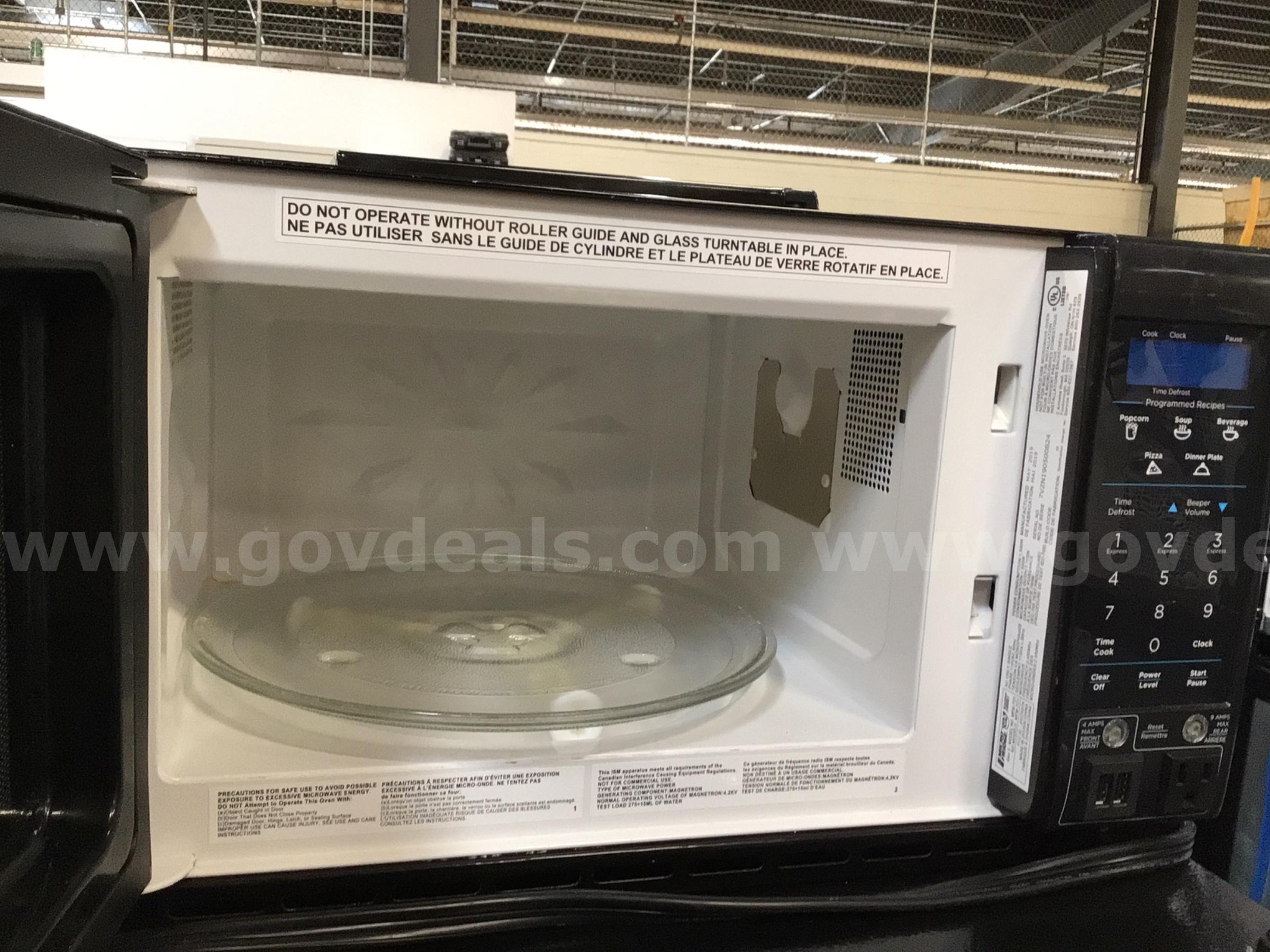MicroFridge® Refrigerator/Microwave Combo Unit – Buyer Choice   Government Surplus Auction - Photo #2
