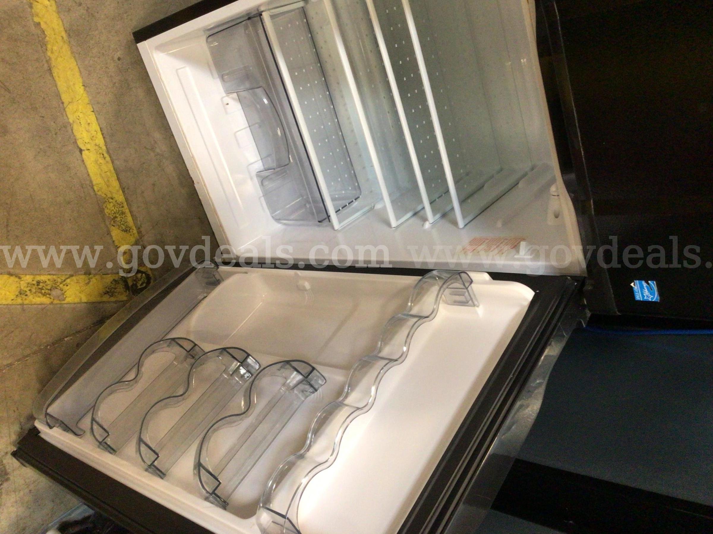 MicroFridge® Refrigerator/Microwave Combo Unit – Buyer Choice   Government Surplus Auction - Photo #4