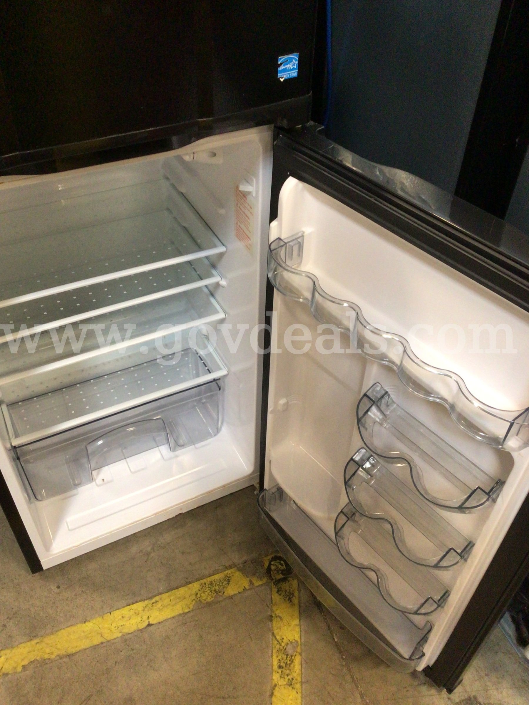 MicroFridge® Refrigerator/Microwave Combo Unit – Buyer Choice   Government Surplus Auction - Photo #4