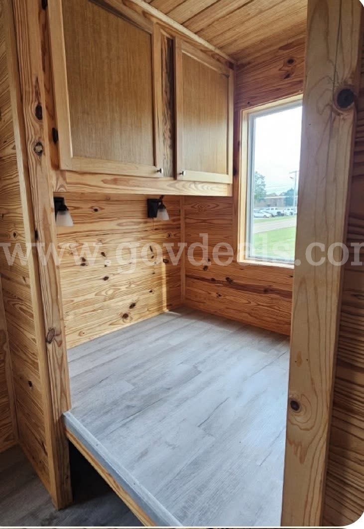 Solar Powered Tiny Home - 32' Triple-Axle Trailer ***RESERVE LOWERED****   Government Surplus Auction - Photo #6