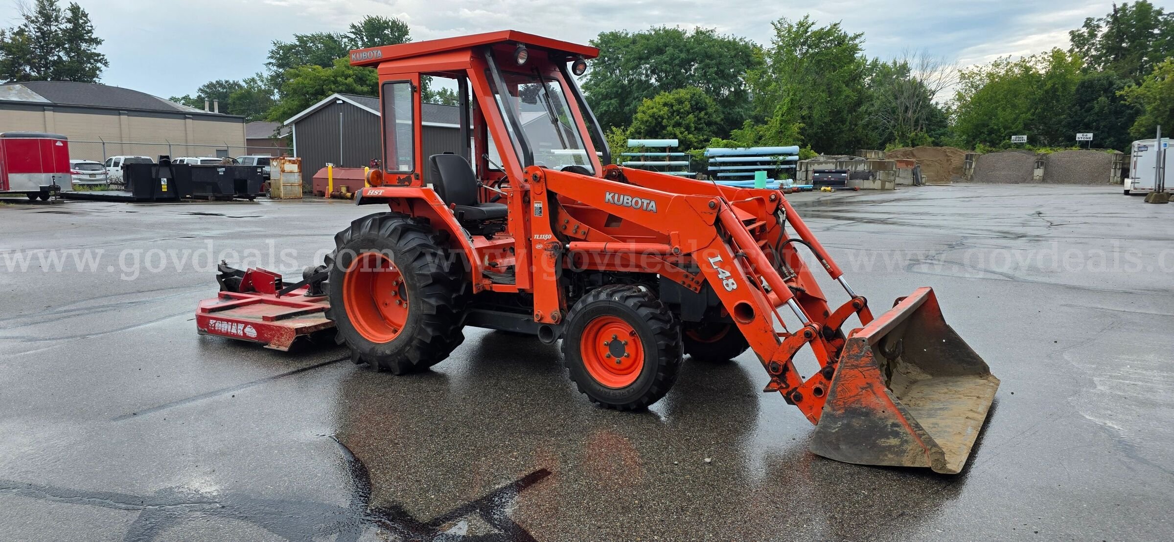 Kubota L48 Loader with Kodiak Mower Kubota L48 Government Surplus Auction - Photo #3