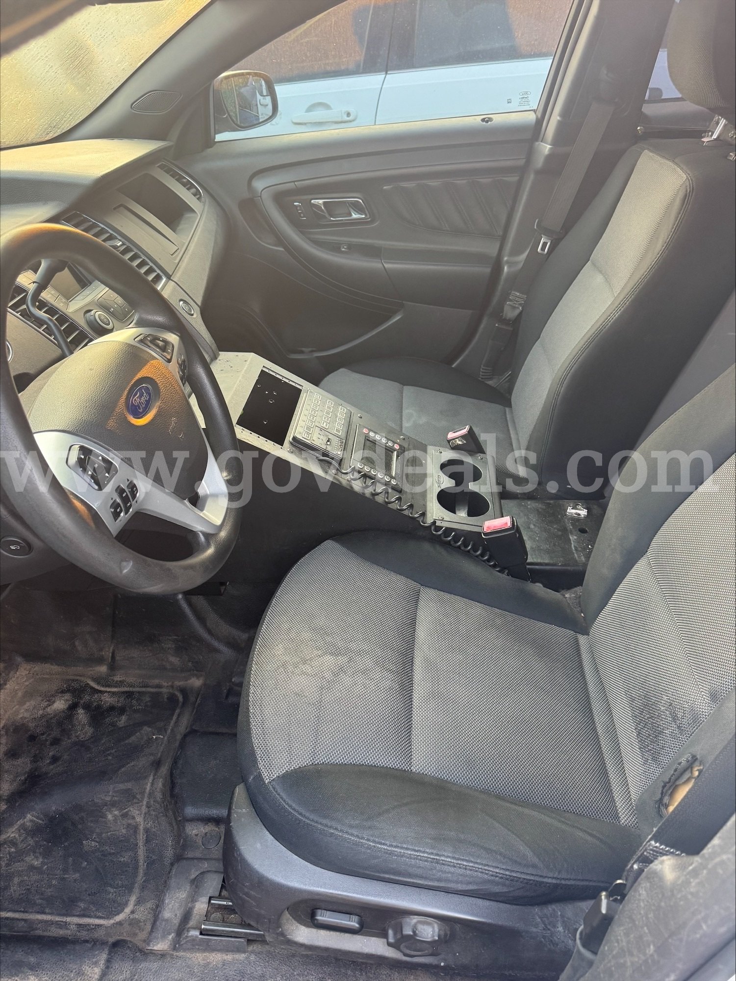 2014 Ford Police Interceptor Ford Taurus Government Surplus Auction - Photo #4