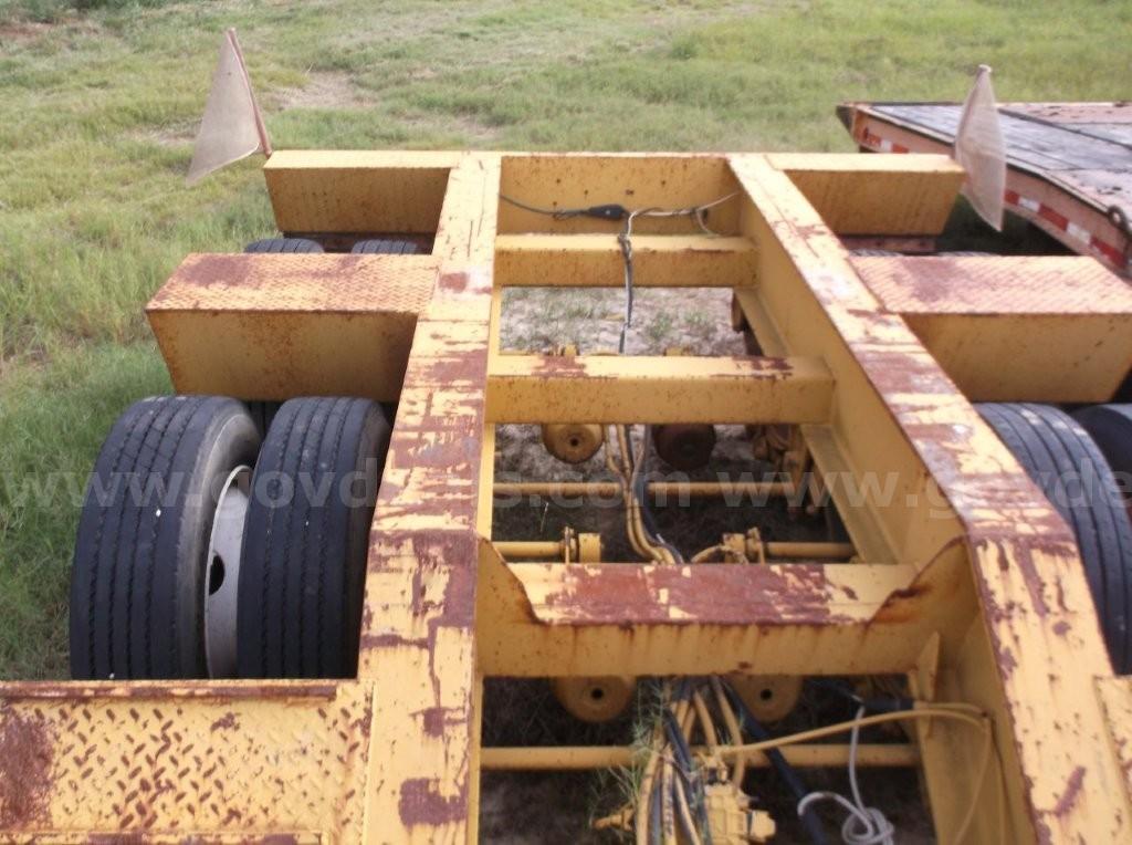 2007 Globe GTGN35-47 Drop Deck Lowboy Trailer  Globe Trailers Government Surplus Auction - Photo #5