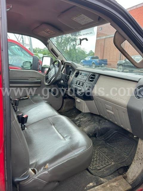 (P-18) 2009 Ford F-250 SD Ford F-250 Government Surplus Auction - Photo #4
