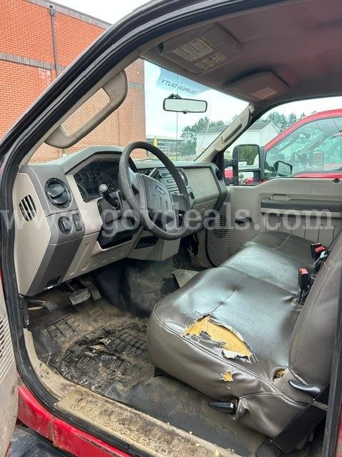 (P-12) 2009 Ford F-250 SD Ford F-250 Government Surplus Auction - Photo #2