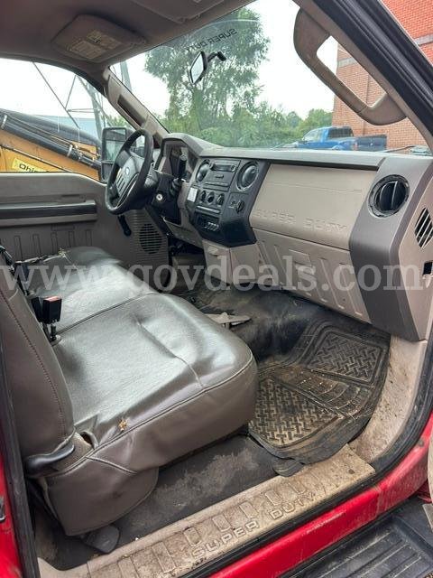 (P-12) 2009 Ford F-250 SD Ford F-250 Government Surplus Auction - Photo #4