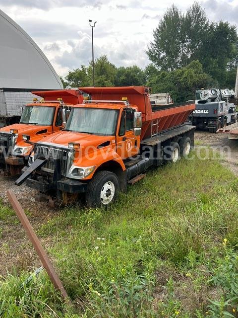 (D2-39) 2003 International 7500