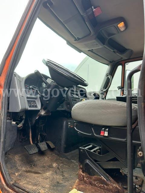 (D2-40) 2003 International 7500 International 7500 Government Surplus Auction - Photo #2