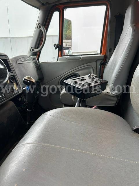 (D2-40) 2003 International 7500 International 7500 Government Surplus Auction - Photo #3