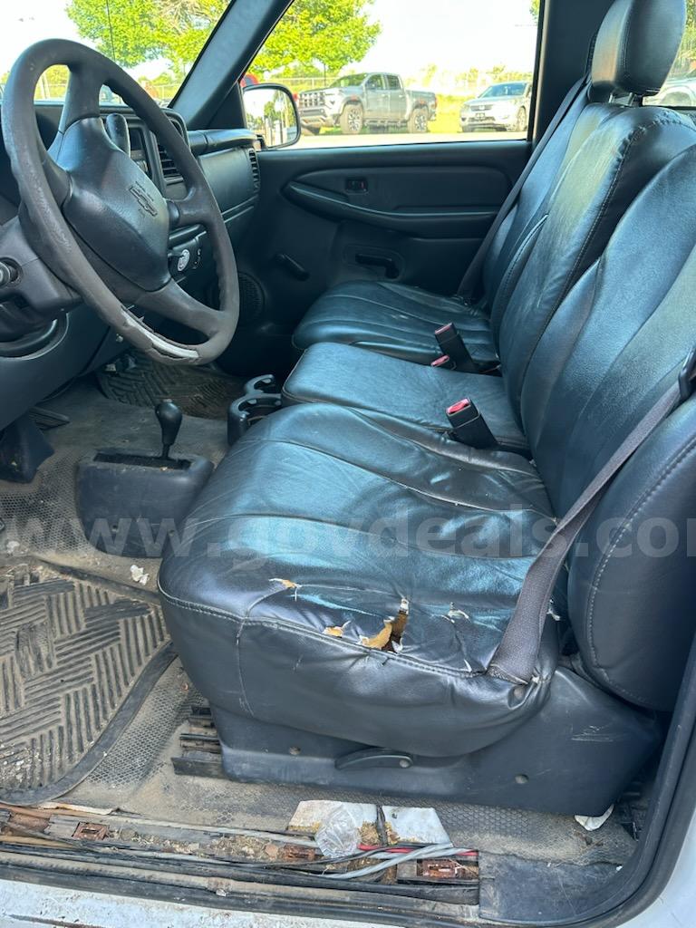 2002 Chevrolet Silverado 1500 LS Long Bed 4WD Chevrolet Silverado Government Surplus Auction - Photo #4