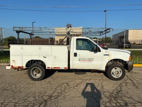 2005 Ford F-350 SD XL 4WD DRW Ford F-350 Government Surplus Auction - Photo #2