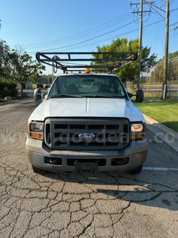 2005 Ford F-350 SD XL 4WD DRW Ford F-350 Government Surplus Auction - Photo #3