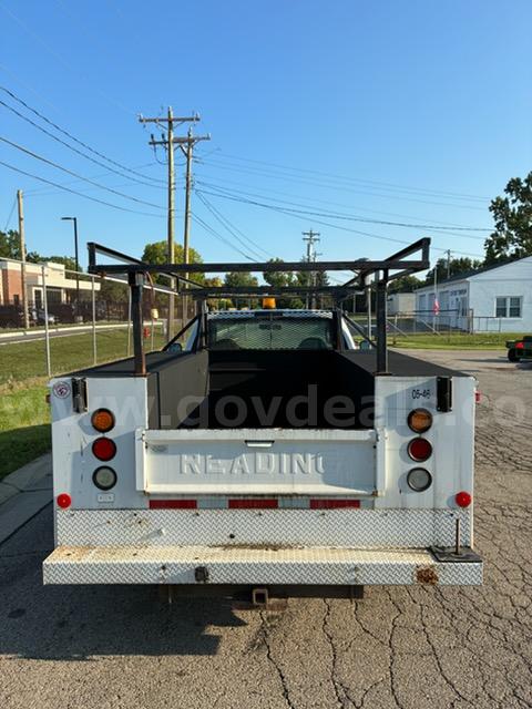 2005 Ford F-350 SD XL 4WD DRW Ford F-350 Government Surplus Auction - Photo #4