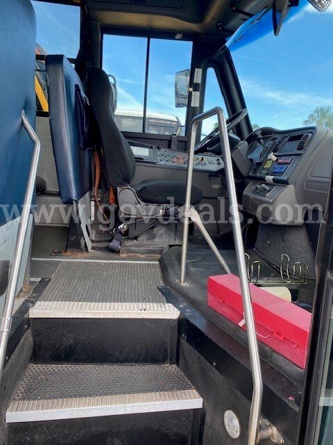 2011 Freightliner B2 Bus Freightliner B2 Bus Chassis Government Surplus Auction - Photo #3