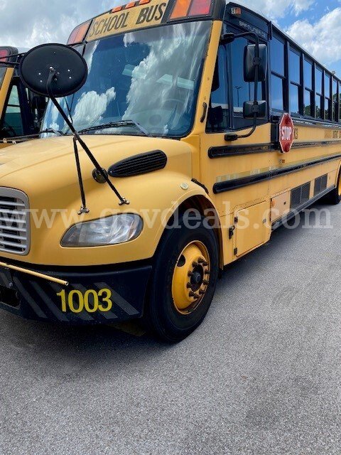 2011 Freightliner B2 Bus Chassis Freightliner B2 Bus Chassis Government Surplus Auction - Photo #2